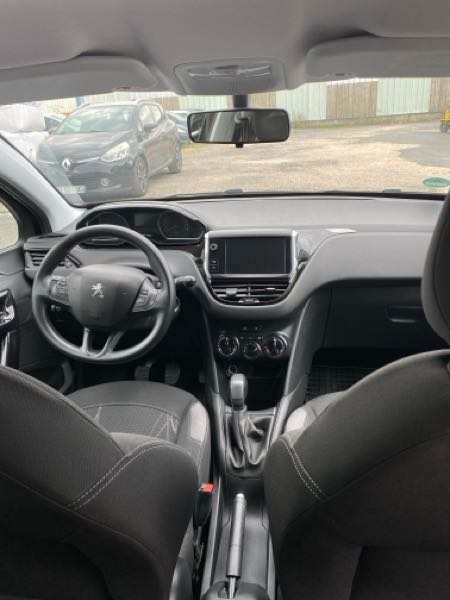 Peugeot 208 (2) 1.2 PURETECH 82 STYLE 5P