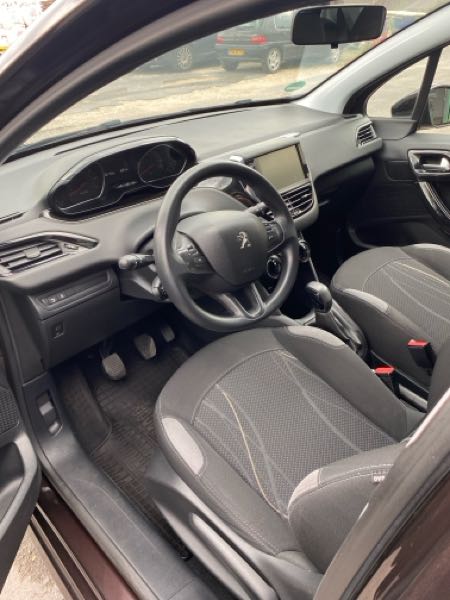 Peugeot 208 (2) 1.2 PURETECH 82 STYLE 5P