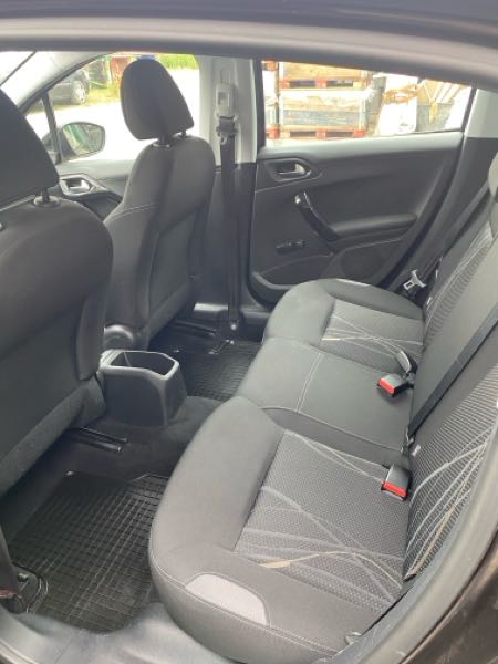 Peugeot 208 (2) 1.2 PURETECH 82 STYLE 5P