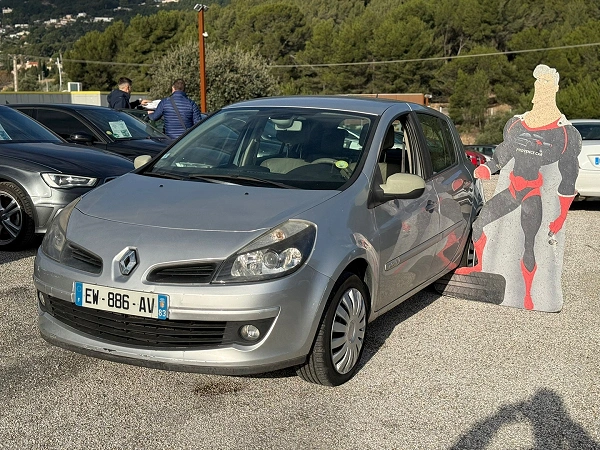 Renault CLIO III 2.0 16V 140CH INITIALE BVA 5P