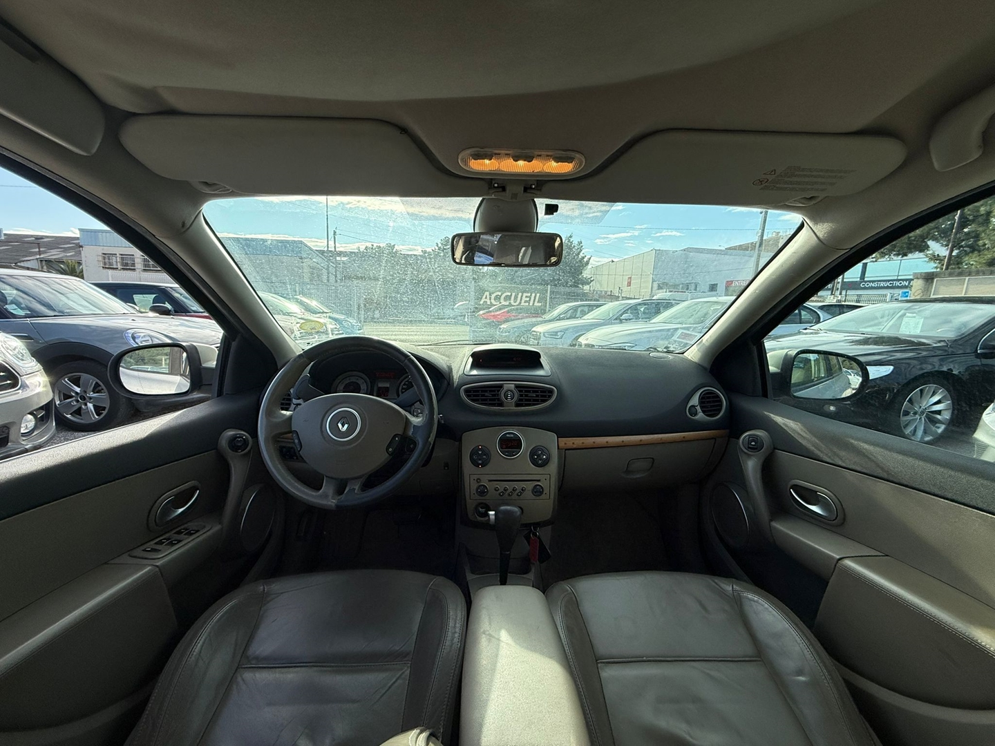 Renault CLIO III 2.0 16V 140CH INITIALE BVA 5P