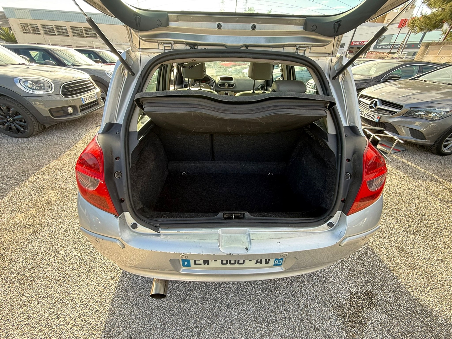 Renault CLIO III 2.0 16V 140CH INITIALE BVA 5P