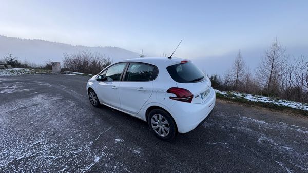 Peugeot 208 II 1.5 BLUEHDI 100 S&amp;S ALLURE BUSINESS