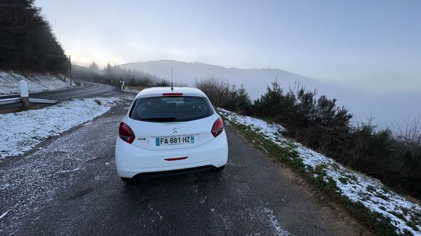 Peugeot 208 II 1.5 BLUEHDI 100 S&amp;S ALLURE BUSINESS