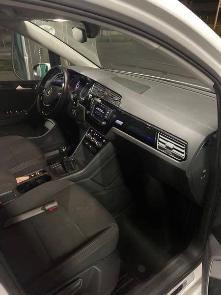 Volkswagen Touran III 1.2 TSI 110 BLUEMOTION TECHNOLOGY SOUND 7PL