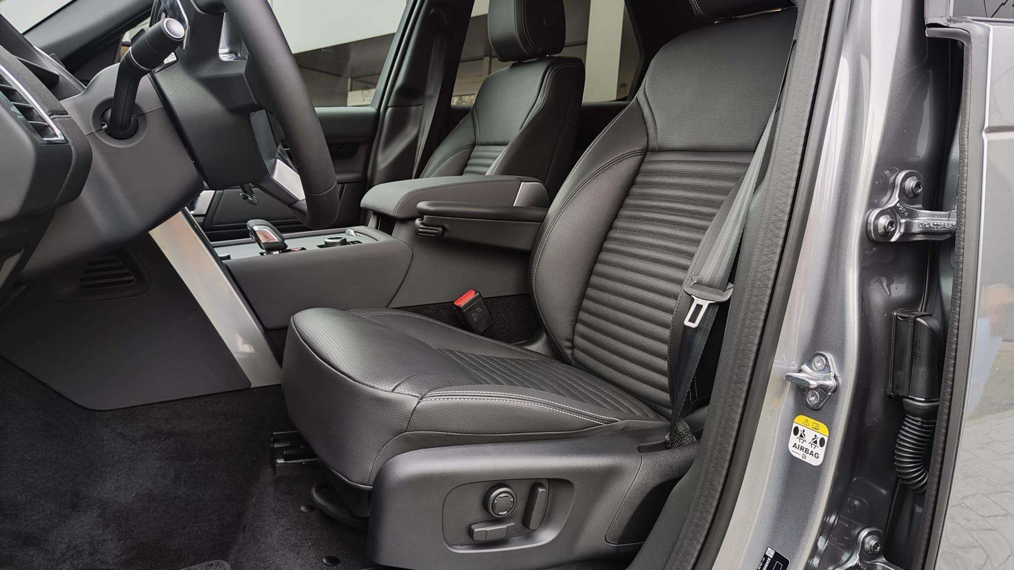 Land Rover Discovery 7 Seats
