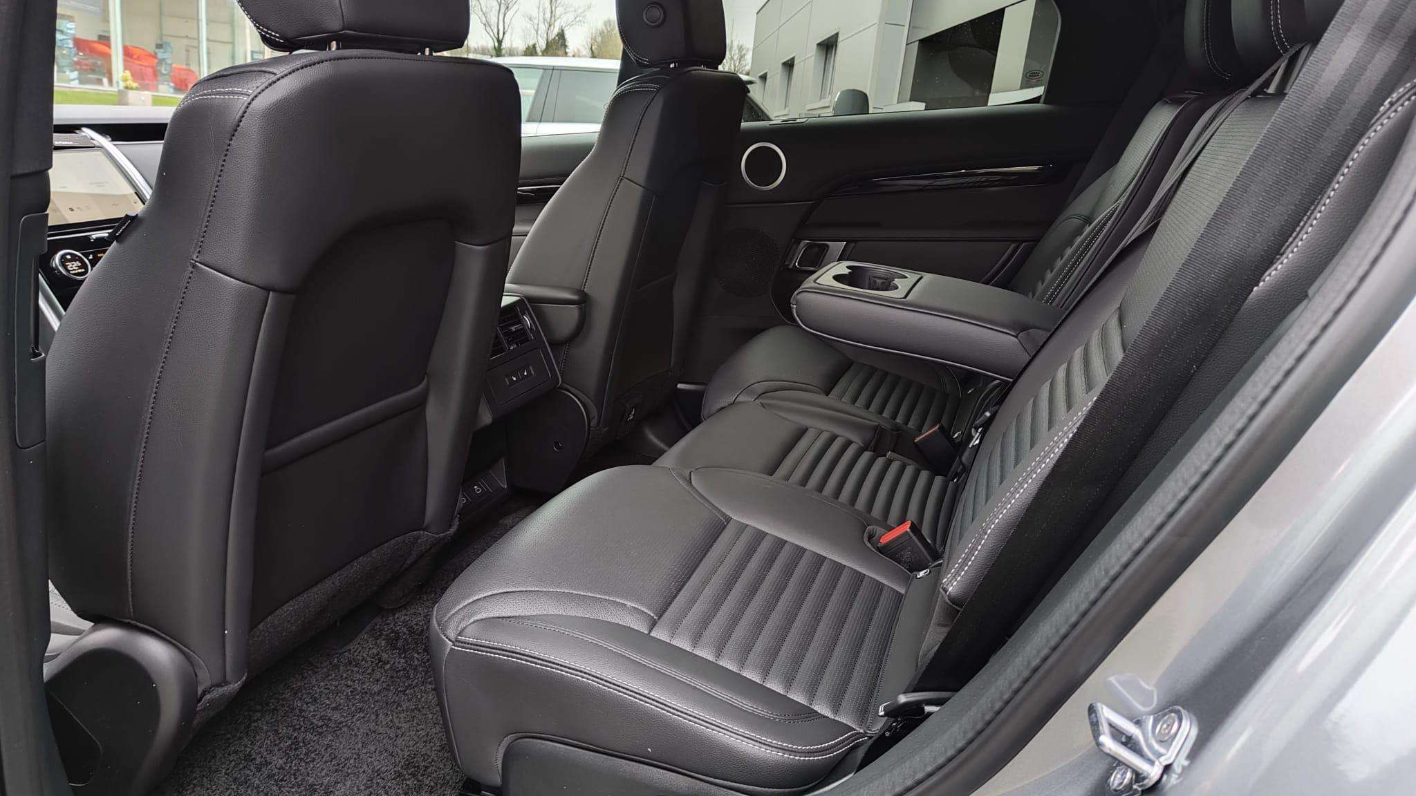 Land Rover Discovery 7 Seats