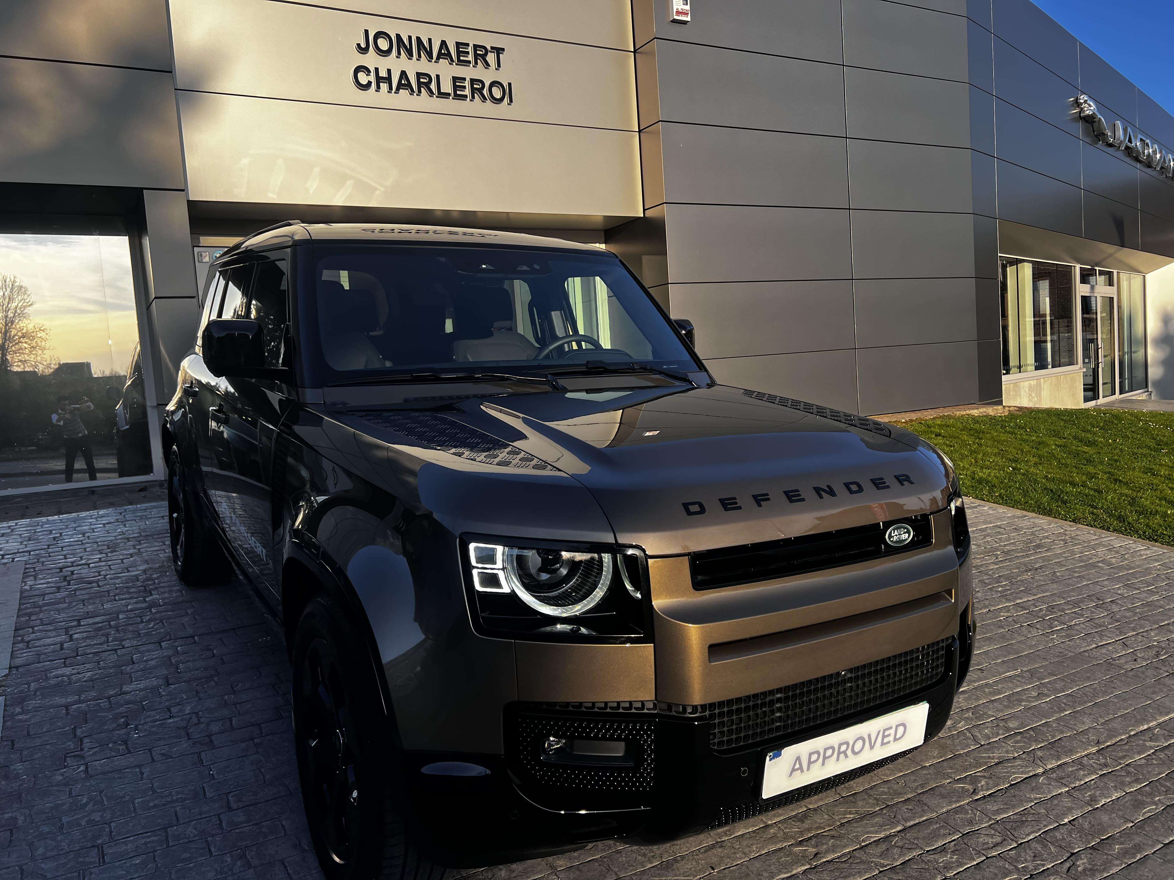 Land Rover Defender 7 seats X-Dynamic SE