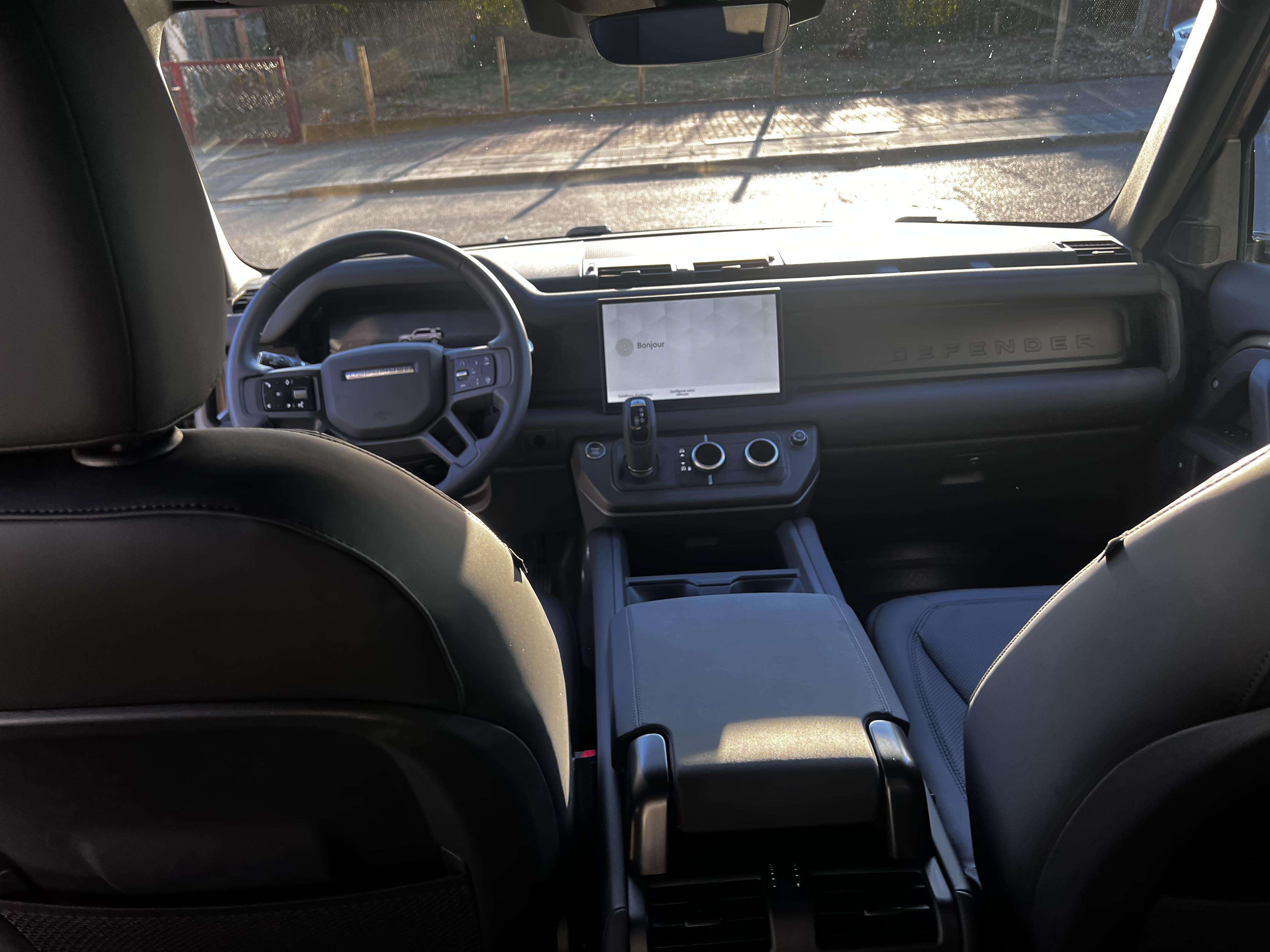 Land Rover Defender 7 seats X-Dynamic SE