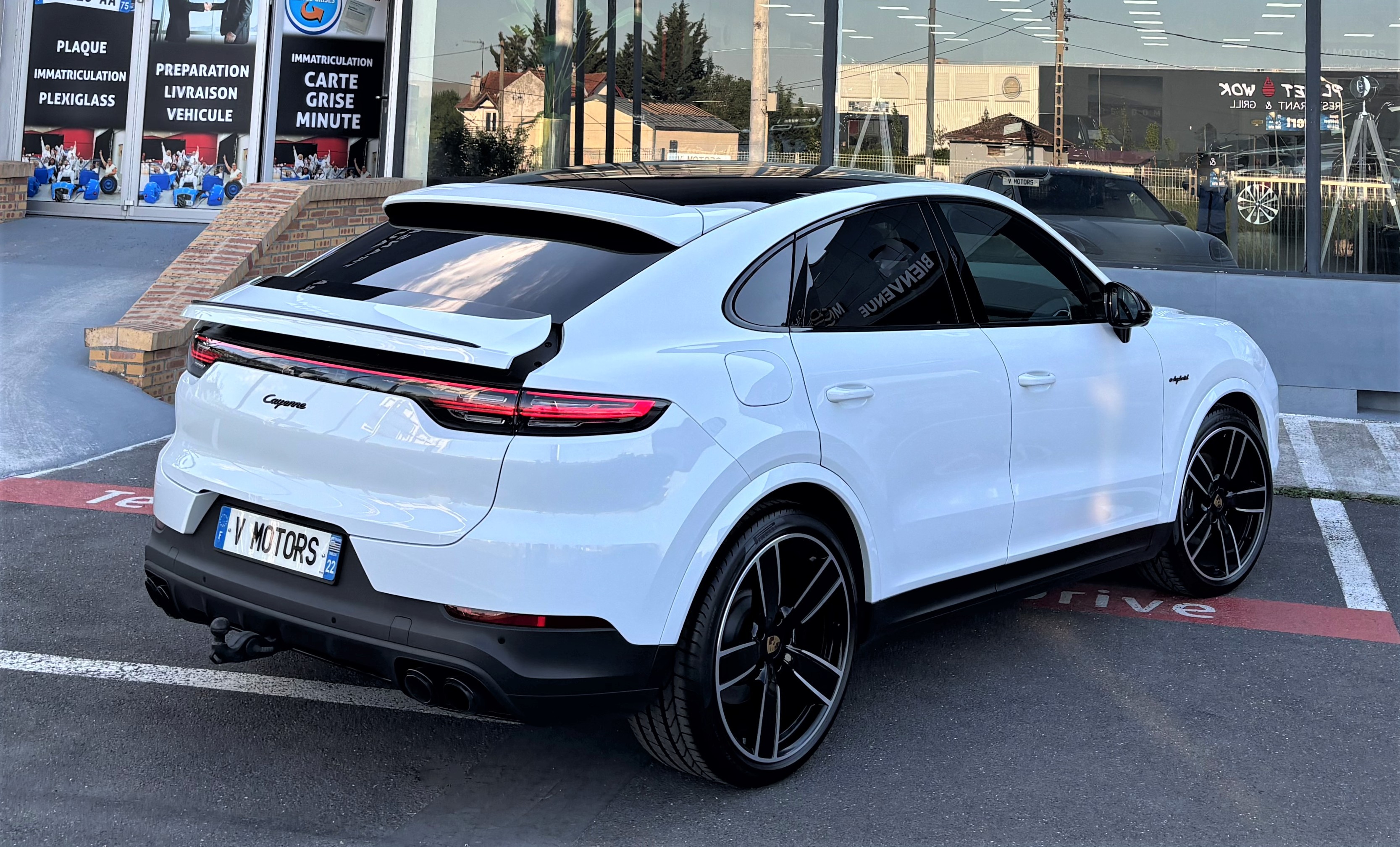 Porsche Cayenne Coupé APPROV 3.0 V6 E-HYBRIDE Platinium Edition 462 1er Main