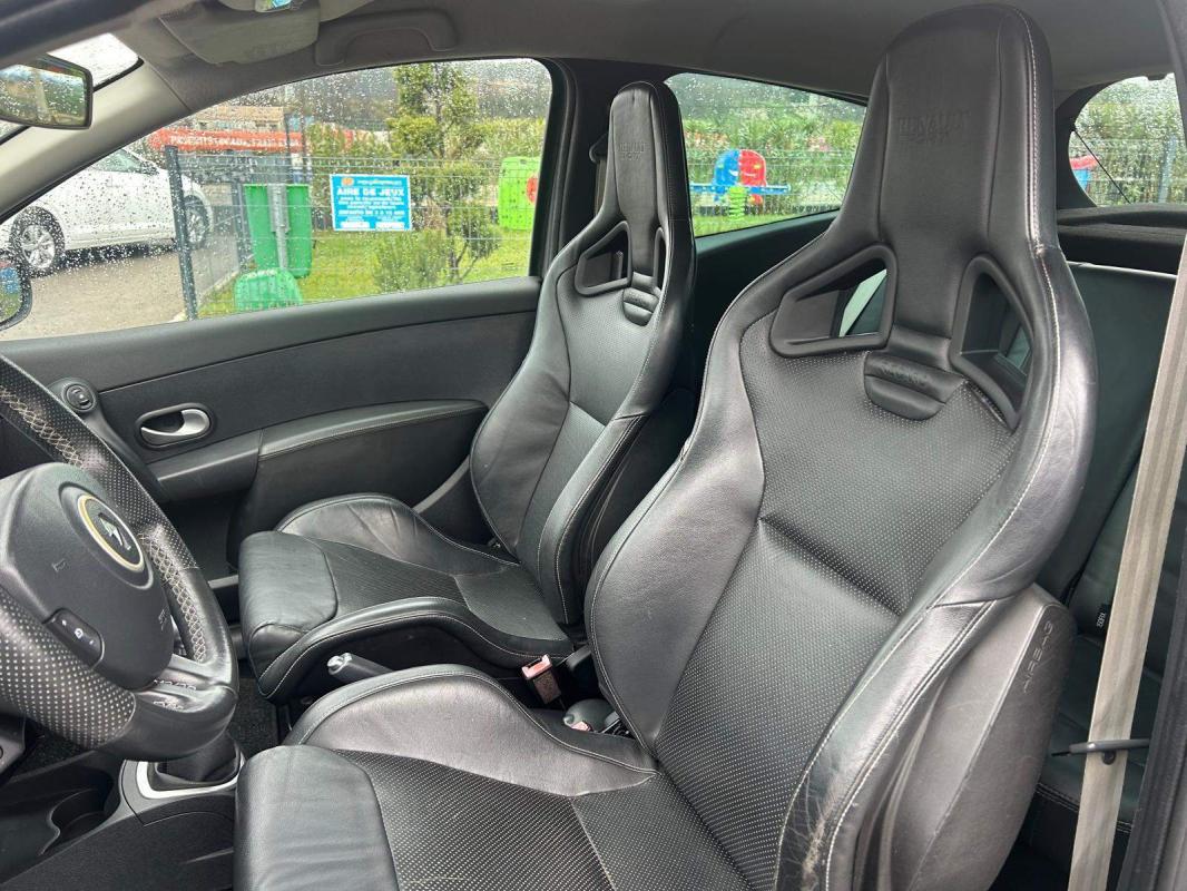 Renault Clio III 2.0 16V 203 Renault Sport Cup Euro 5