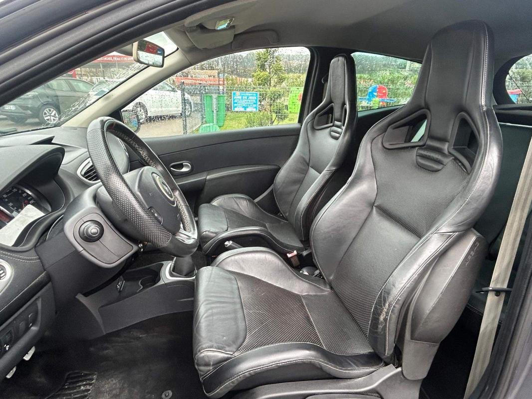 Renault Clio III 2.0 16V 203 Renault Sport Cup Euro 5