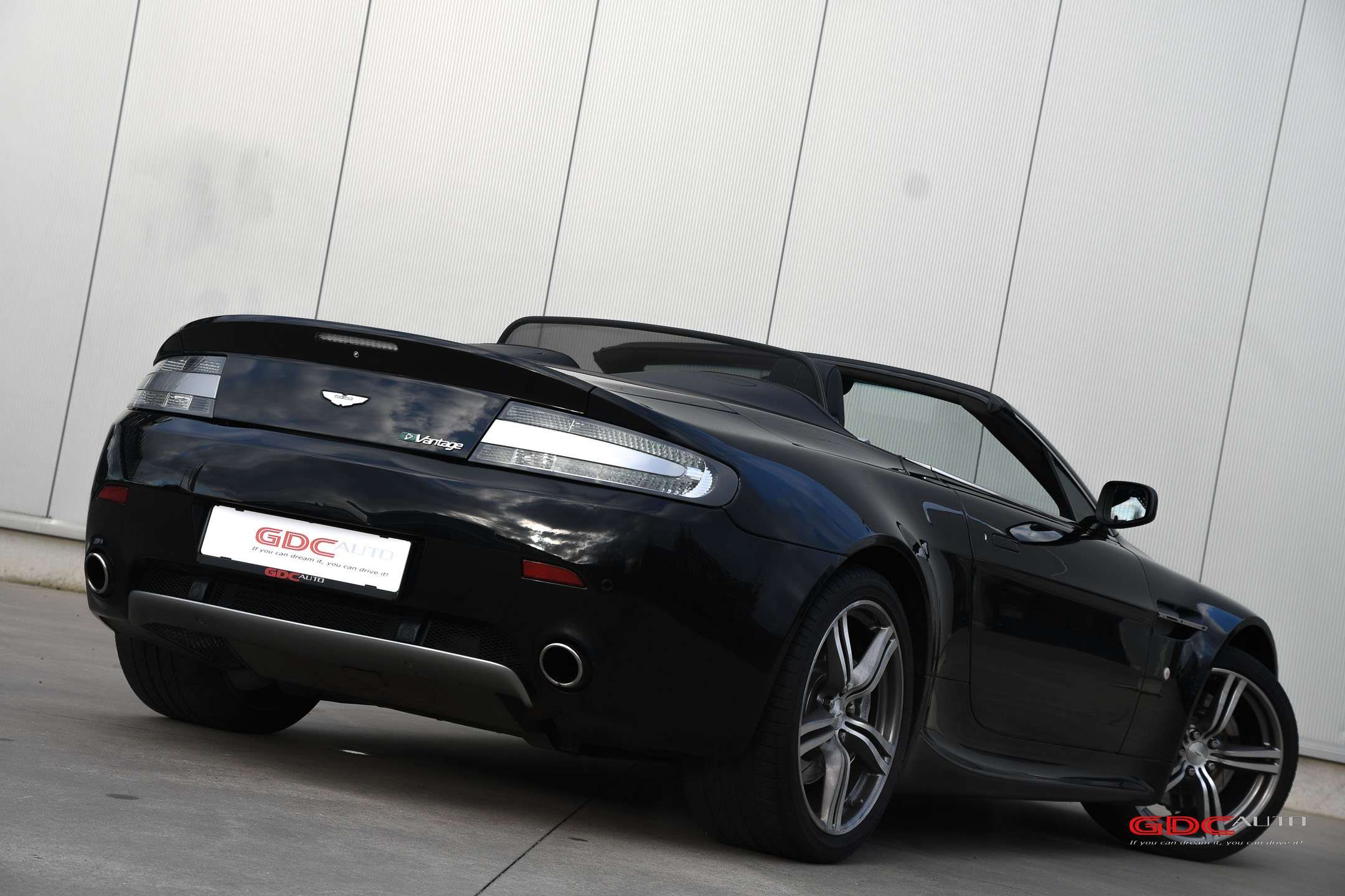 Aston Martin Vantage V8 VANTAGE ROADSTER N400 EDITIE NR. 165 / 240