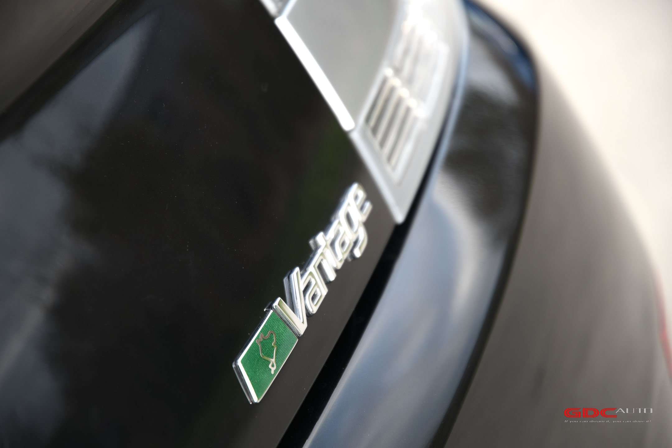 Aston Martin Vantage V8 VANTAGE ROADSTER N400 EDITIE NR. 165 / 240