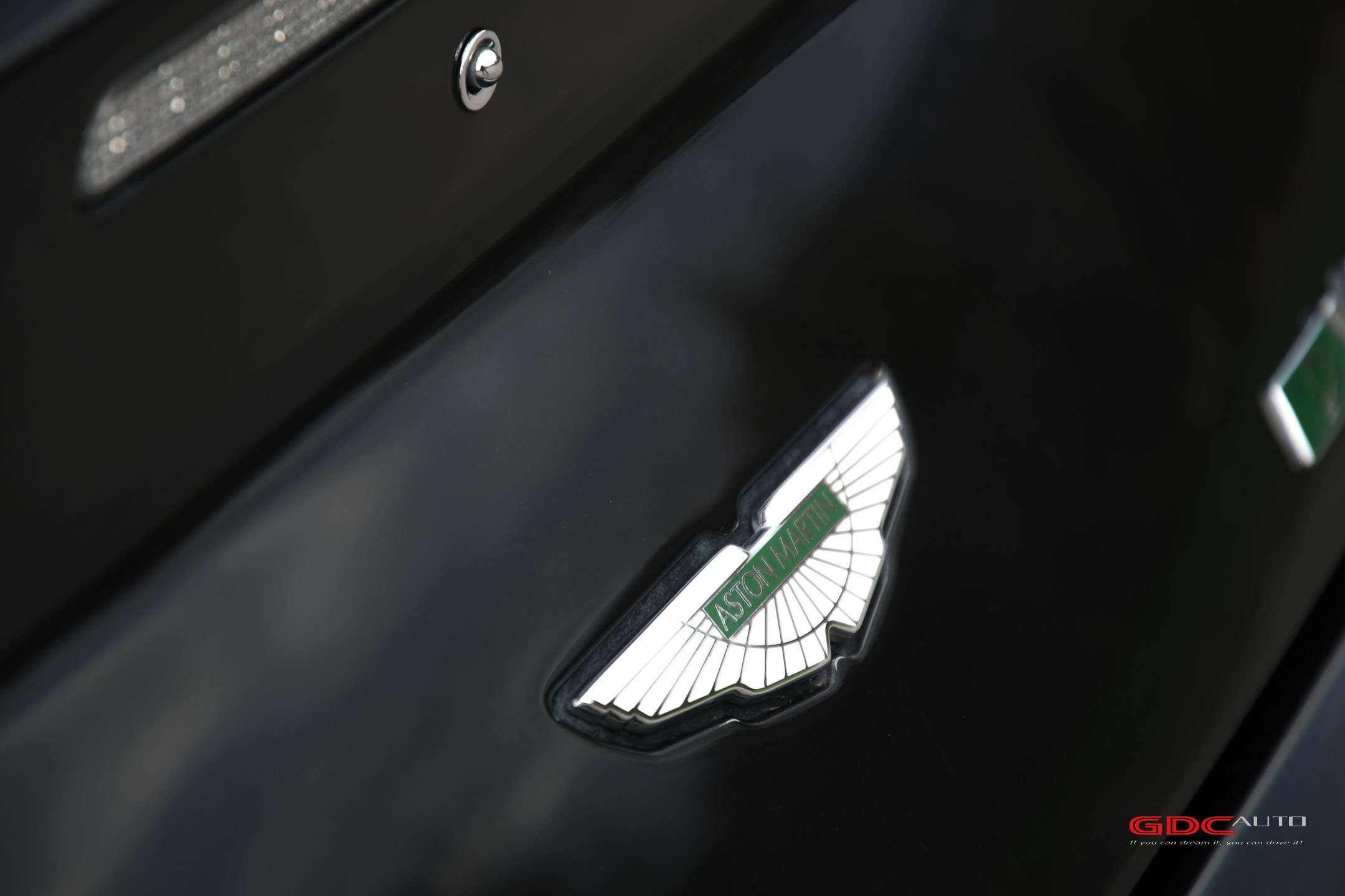 Aston Martin Vantage V8 VANTAGE ROADSTER N400 EDITIE NR. 165 / 240