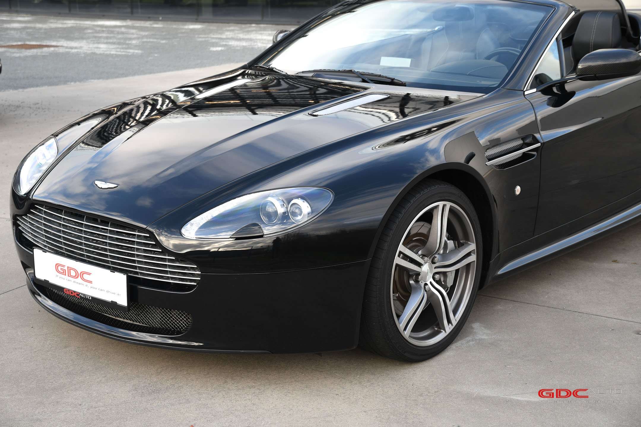Aston Martin Vantage V8 VANTAGE ROADSTER N400 EDITIE NR. 165 / 240
