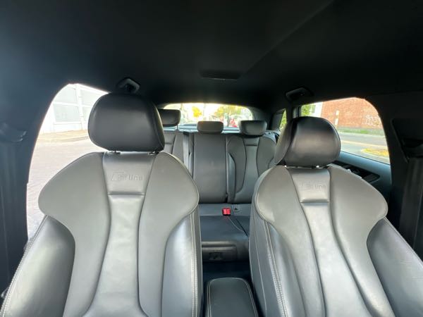 Audi A3 II (2) SPORTBACK 2.0 TDI 140 AMBIENTE S TRONIC