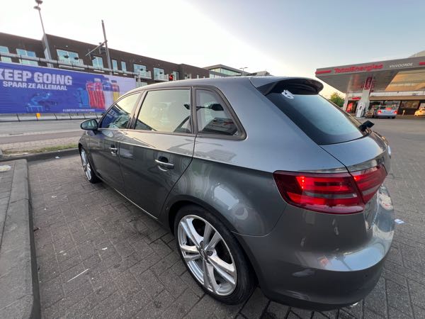 Audi A3 II (2) SPORTBACK 2.0 TDI 140 AMBIENTE S TRONIC