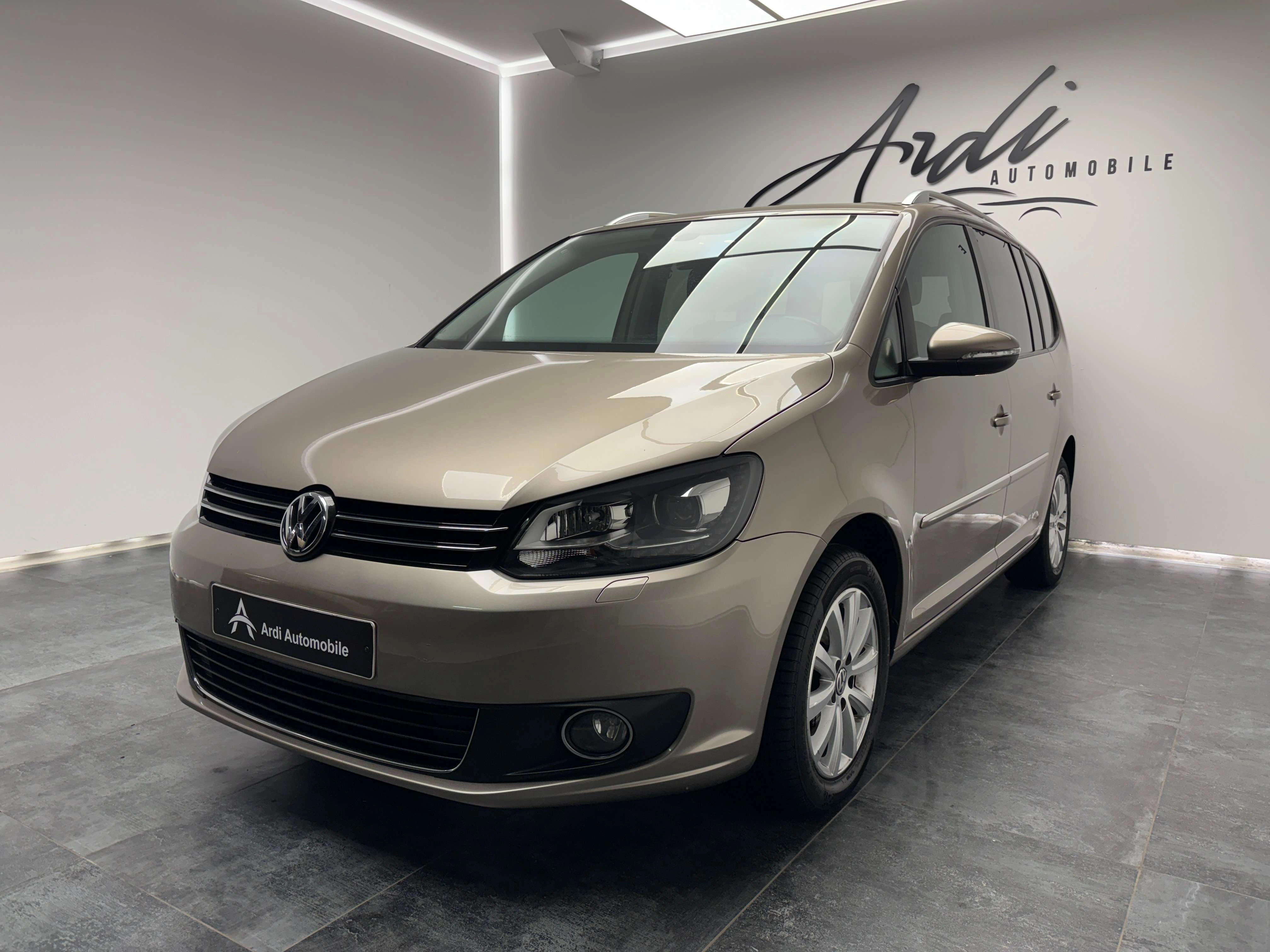 Volkswagen Touran 1.6 TDi DSG *7 PLACES*TOIT OUV*1ER PROP*GARANTIE*
