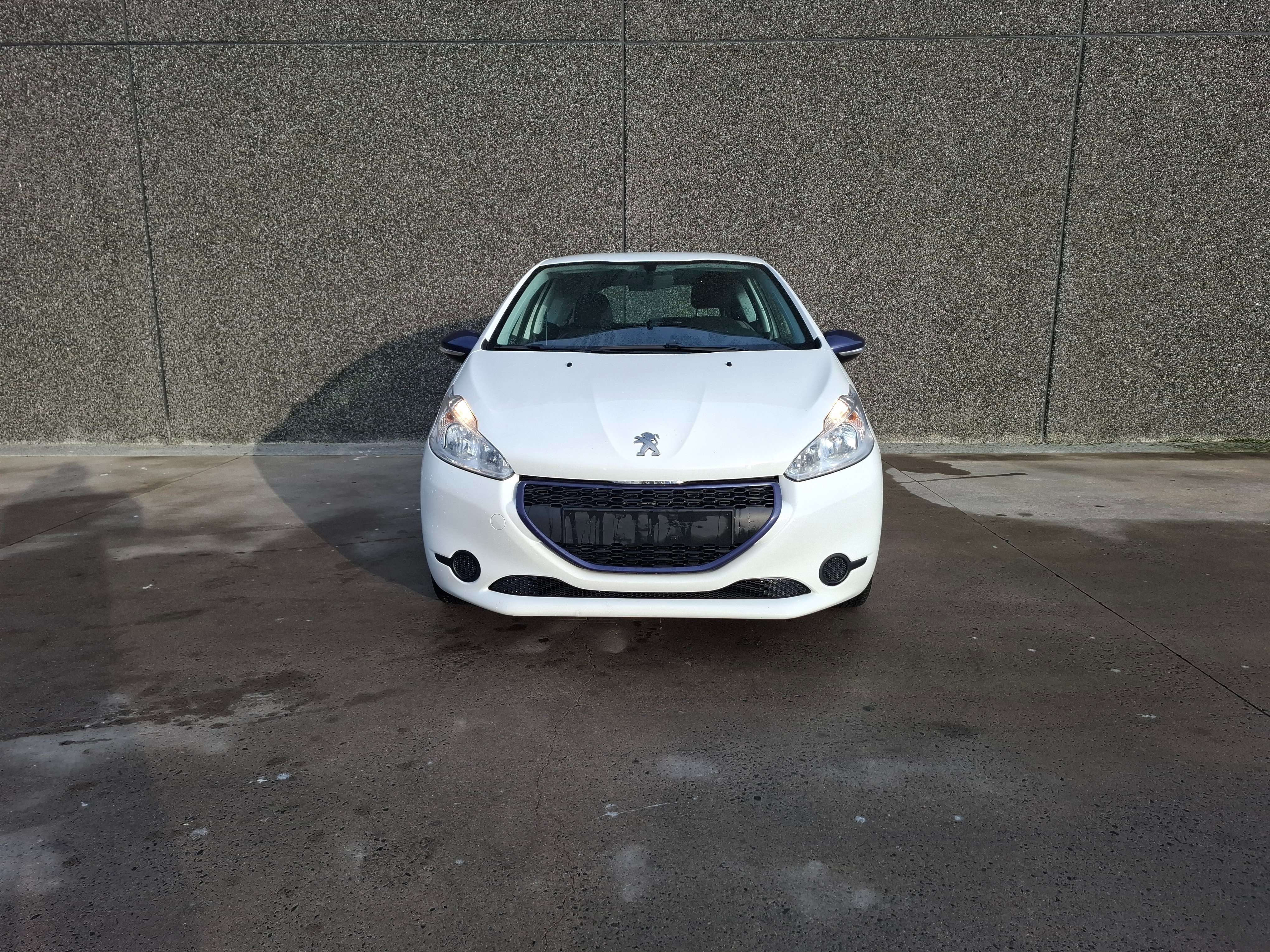 Peugeot 208 1.0i Like // BLUETHOOT//MARCHAND OU EXPORT