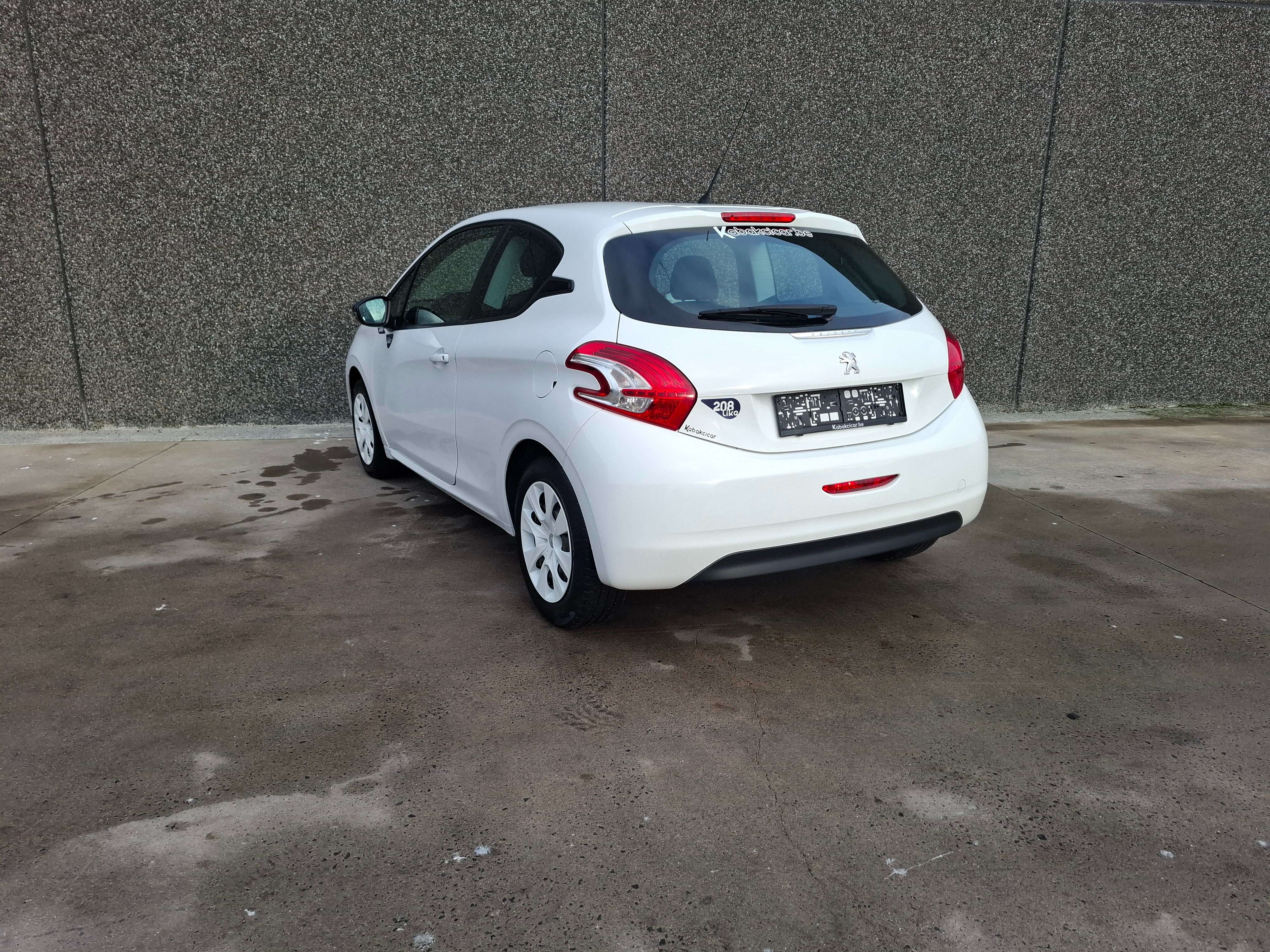 Peugeot 208 1.0i Like // BLUETHOOT//MARCHAND OU EXPORT