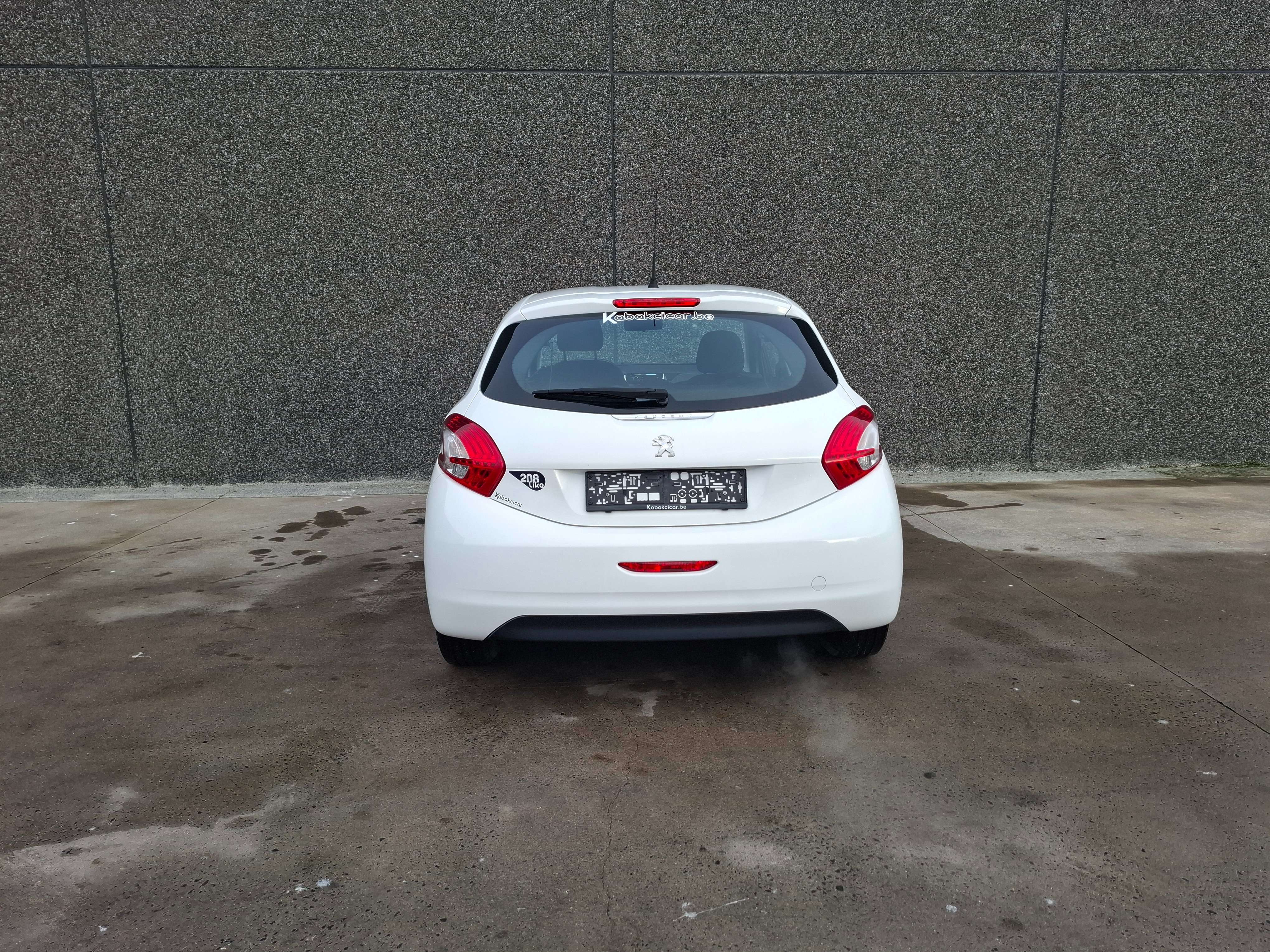 Peugeot 208 1.0i Like // BLUETHOOT//MARCHAND OU EXPORT