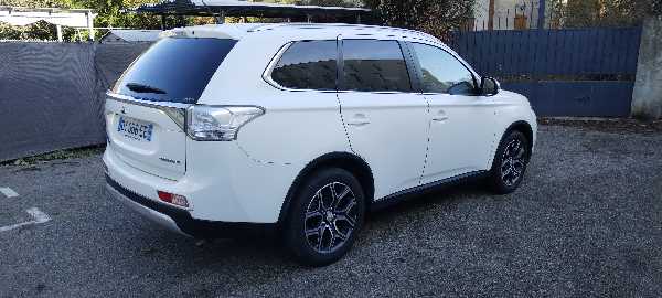 Mitsubishi Outlander III (2) 2.2 DI-D INTENSE NAVI 4WD 7PL