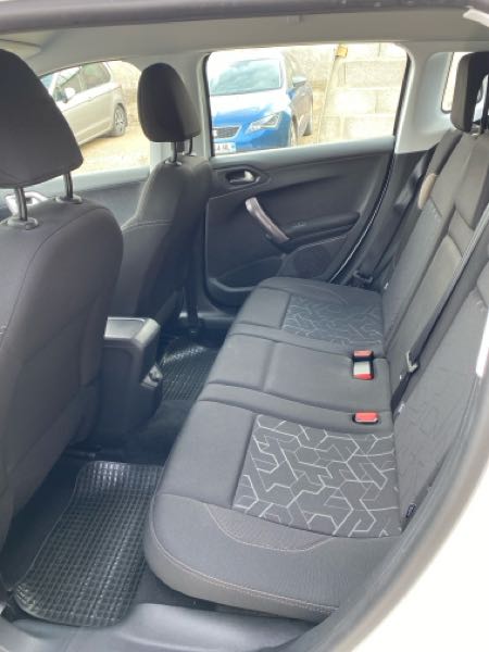 Peugeot 2008 (2) 1.2 PURETECH 82 ACTIVE