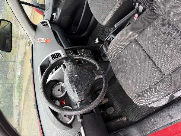 Peugeot 207 1.4 HDI 70 EXECUTIVE 5P