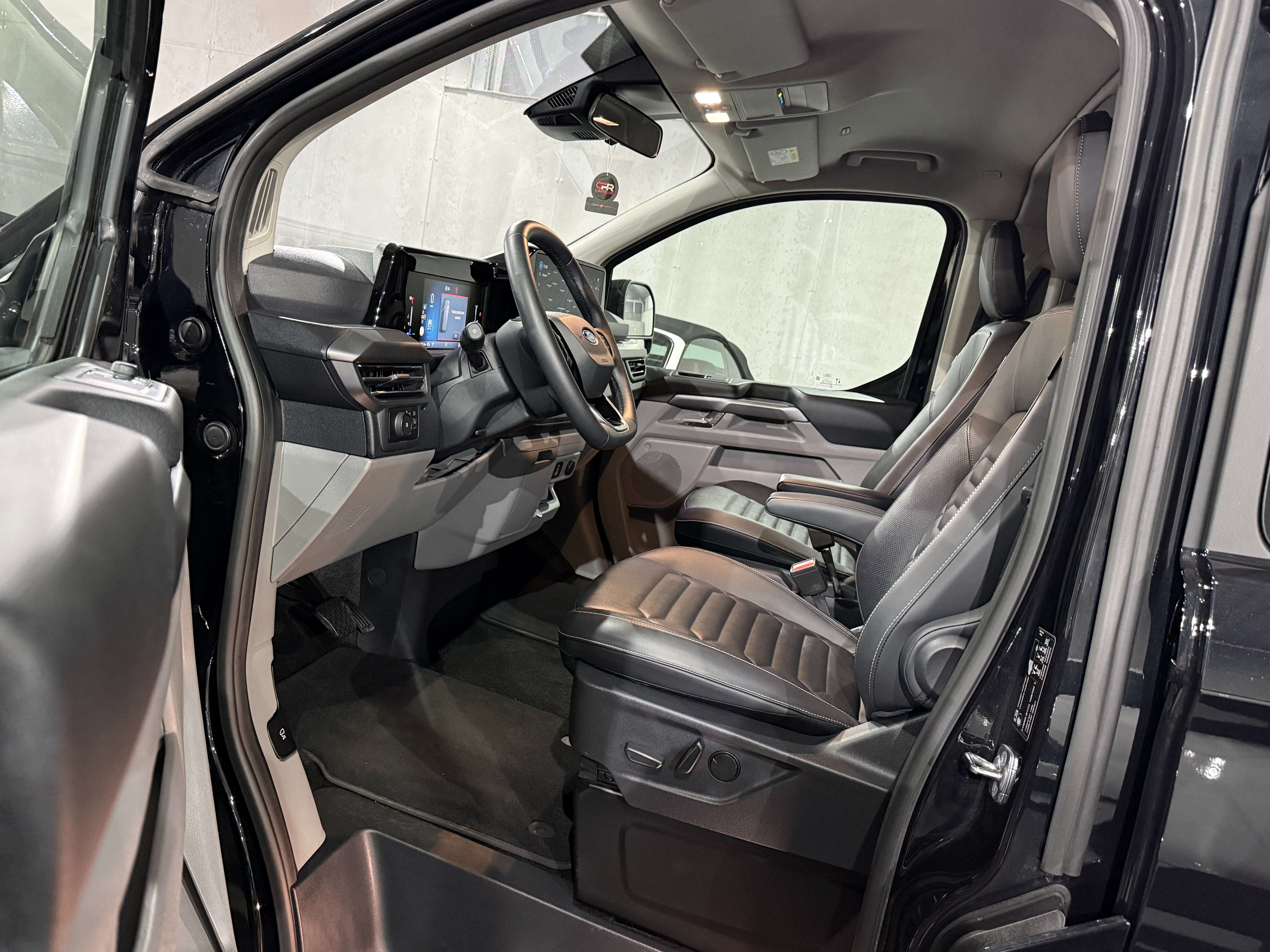 Ford Tourneo Custom 2.0 TD Titanium Long 8 Places 1e Main Etat Neuf