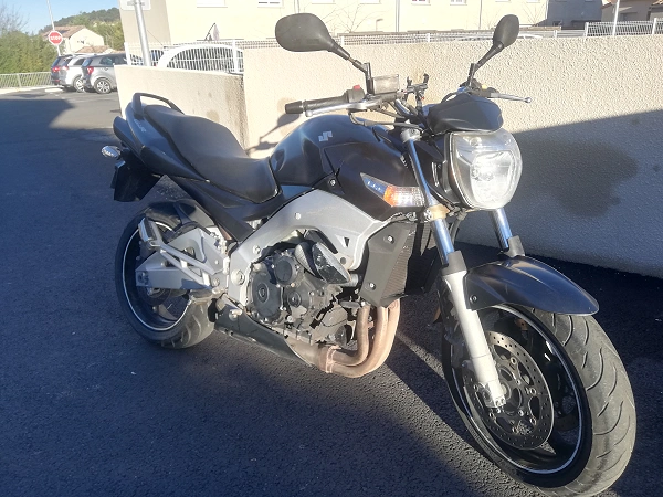 SUZUKI GSR