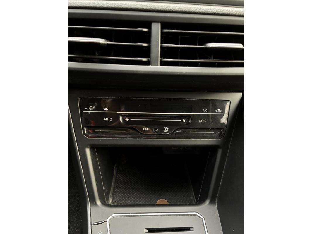Volkswagen Polo 1.0 TSI - 95 VI AW R-Line PHASE 2