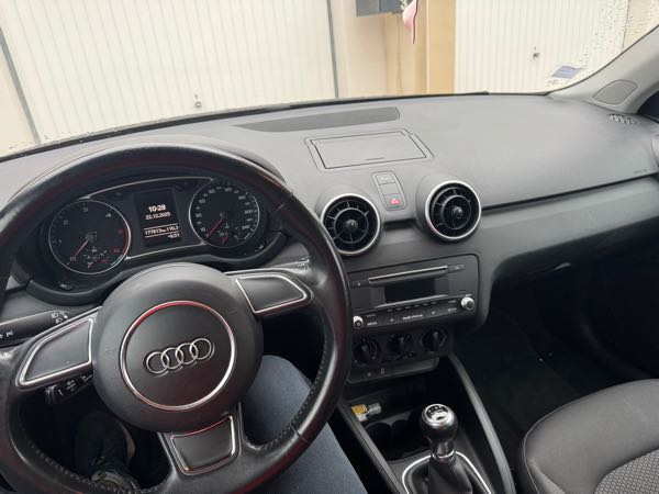 Audi A1 SPORTBACK 1.6 TDI 90 AMBIENTE