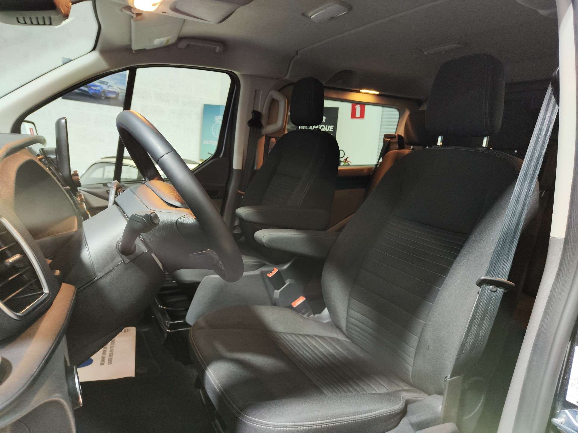 Ford Transit Custom 2.0 TDCi L1H1/ Limited / 5 places / Automatique