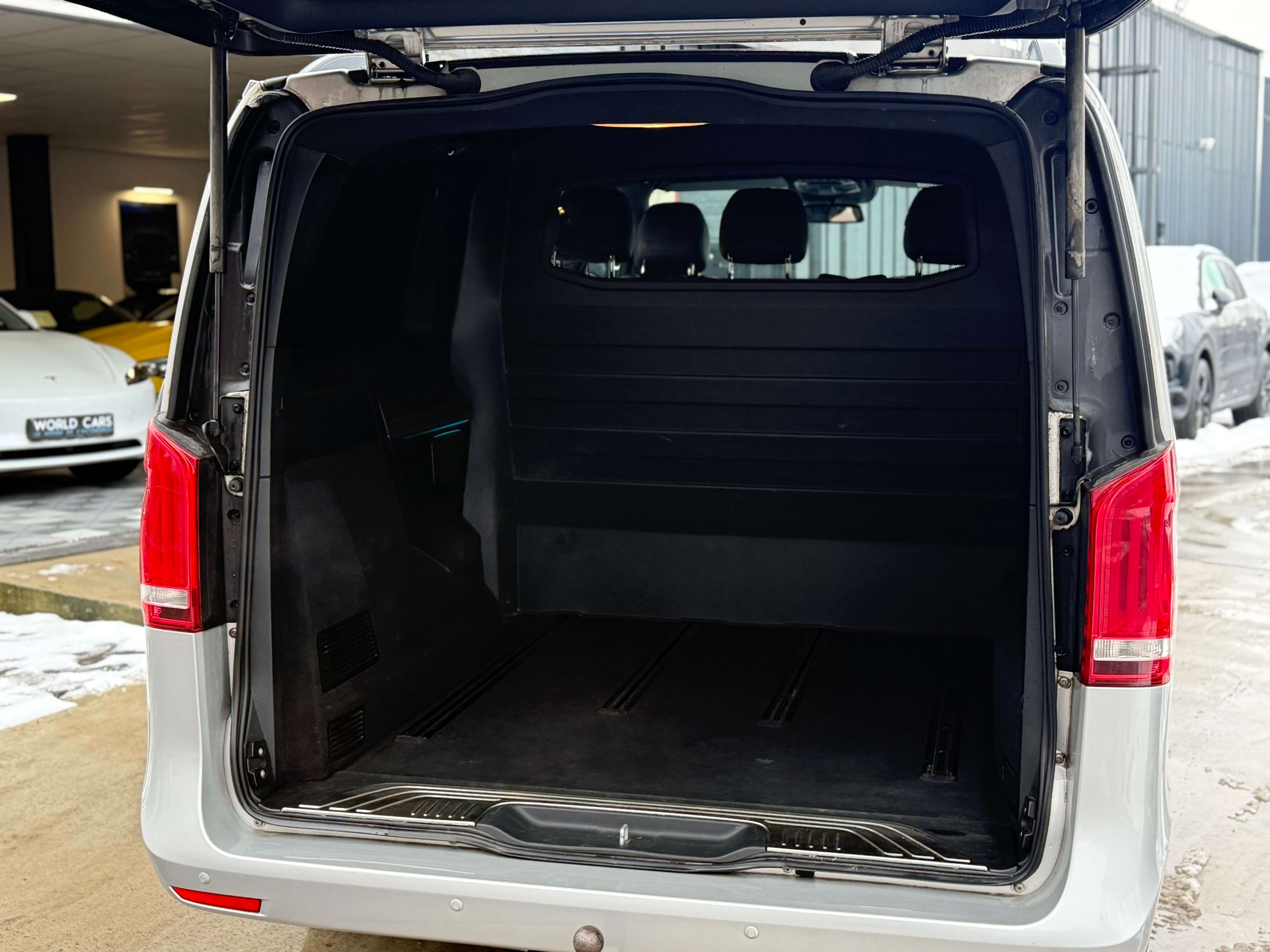 Mercedes-Benz V 220 d AVANTGARDE DOUBLE CAB. TVAC*BTWIN CAMERA FULL OP