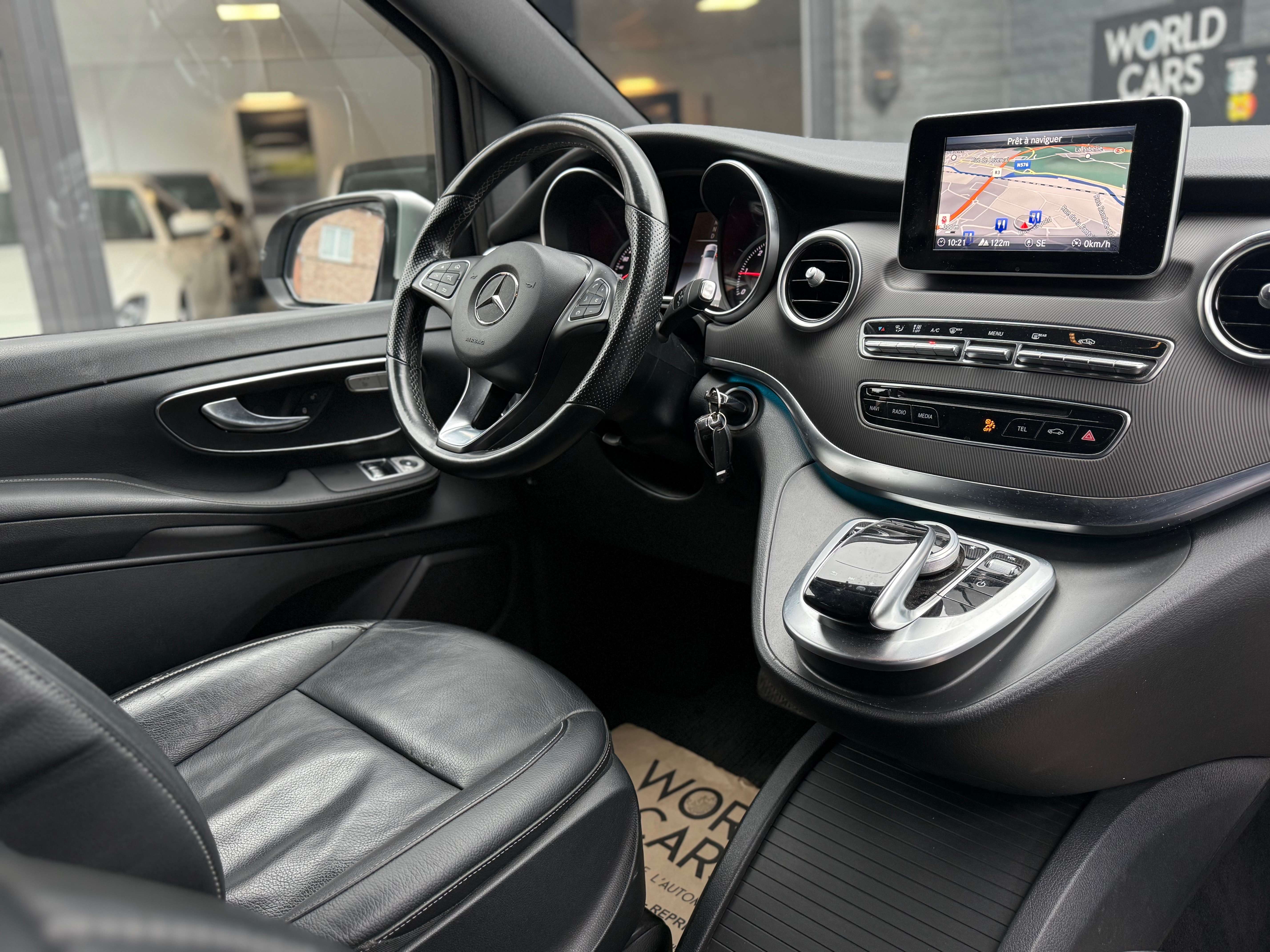 Mercedes-Benz V 220 d AVANTGARDE DOUBLE CAB. TVAC*BTWIN CAMERA FULL OP