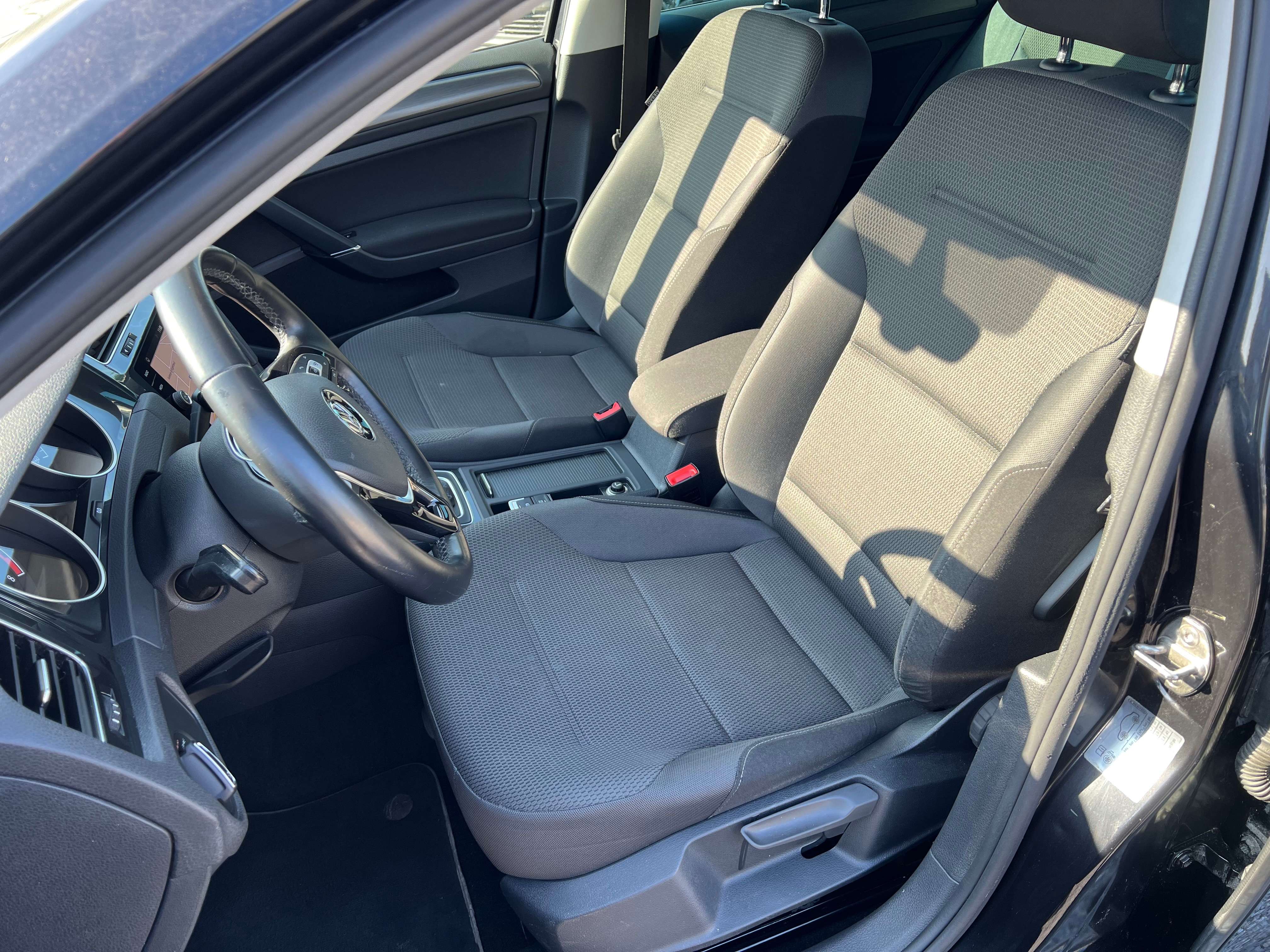 Volkswagen Golf 1.0 TSI DSG 110ch CONFORTLINE Garantie 1 AN.