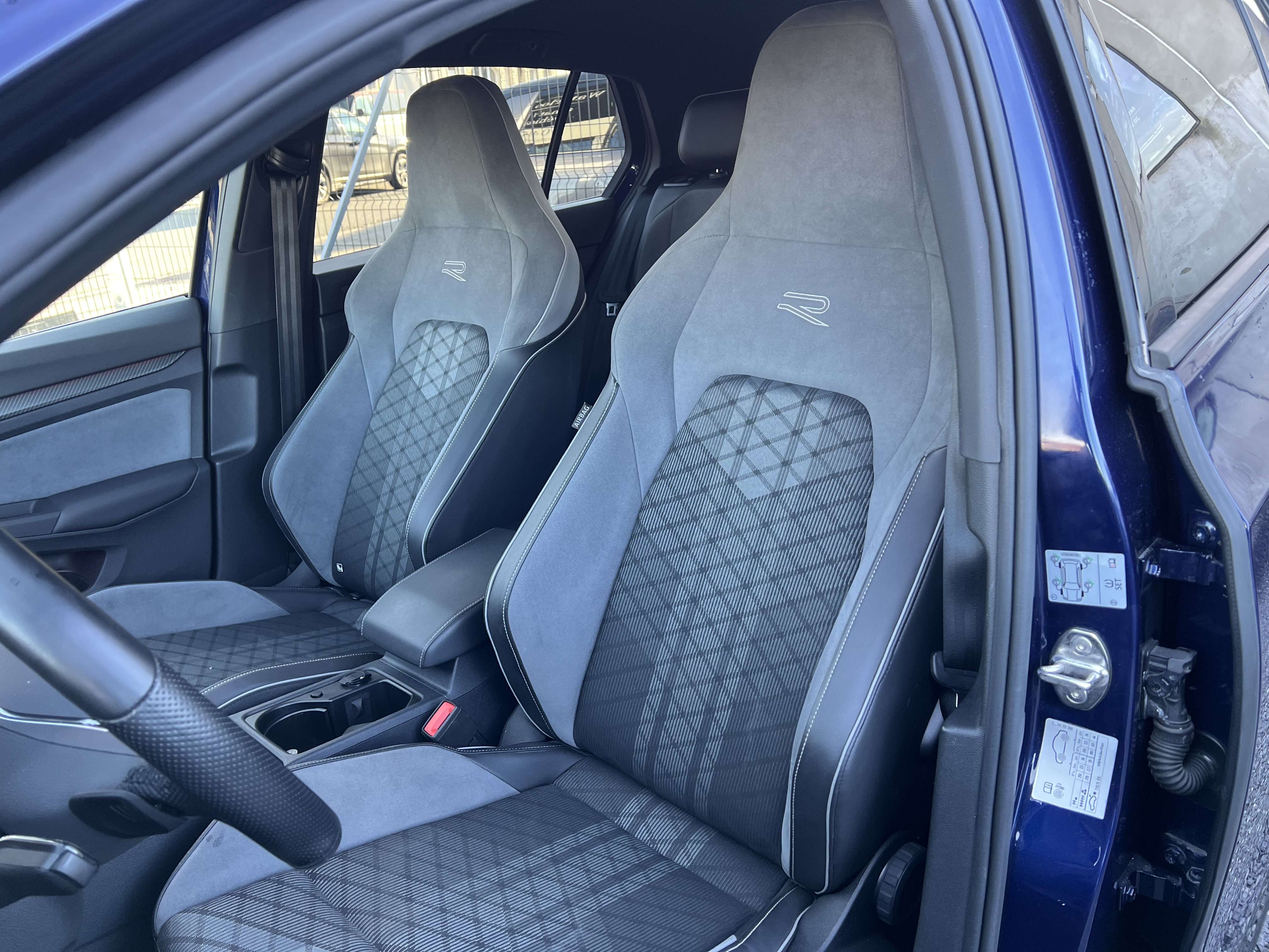Volkswagen Golf Golf 1.5 TSI 130 EVO R-LINE DSG7 IQ-Drive