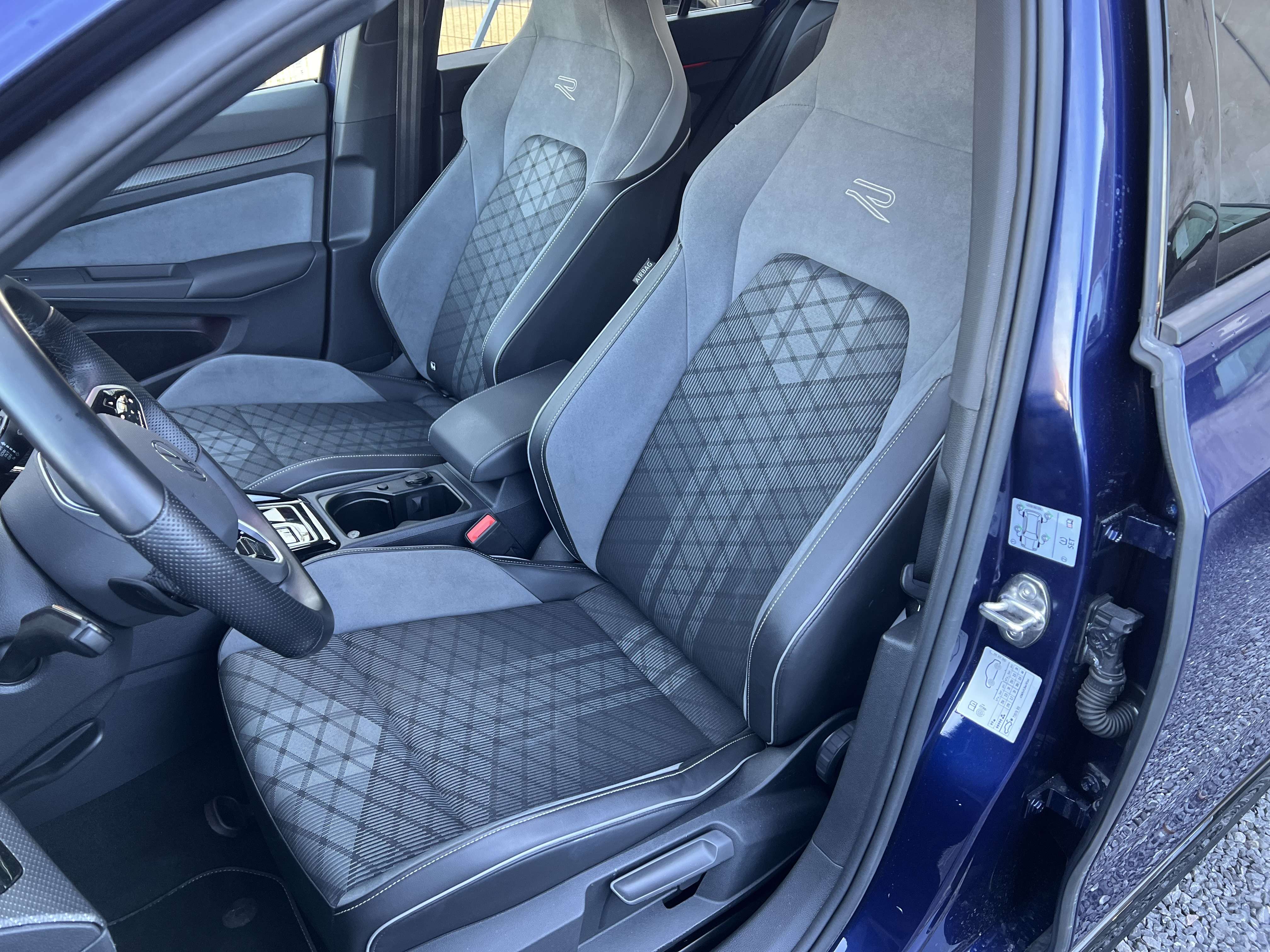 Volkswagen Golf Golf 1.5 TSI 130 EVO R-LINE DSG7 IQ-Drive