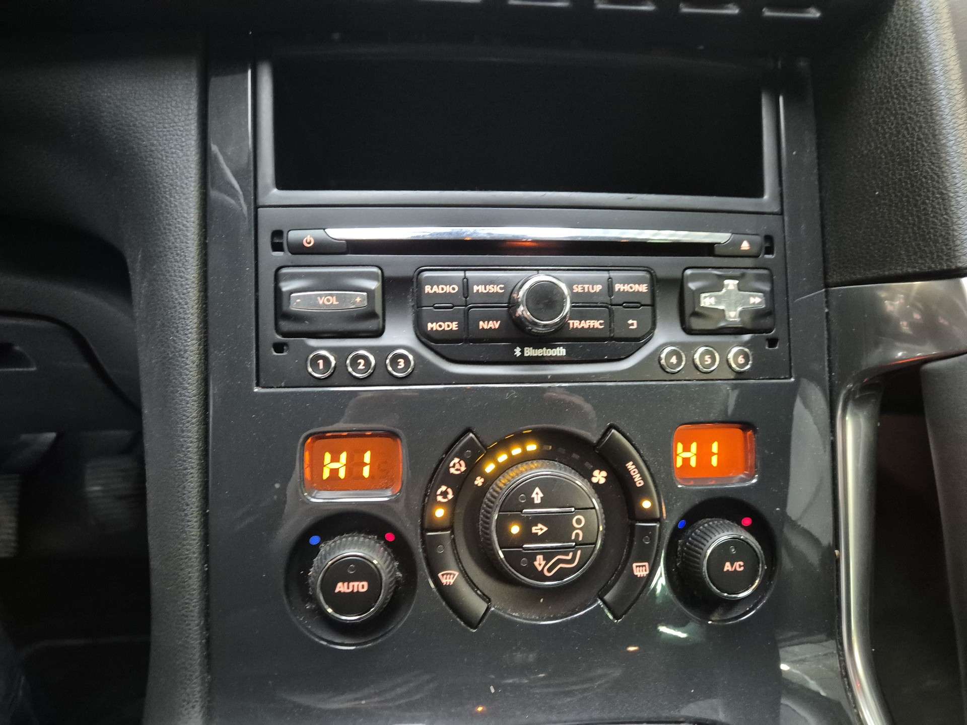 Peugeot 3008 1.2i  130 Stop // MARCHAND OU EXPORT //