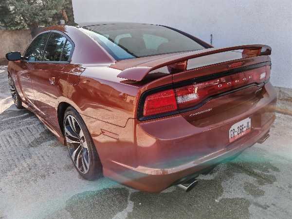 Dodge Charger Srt8 v8 477cv