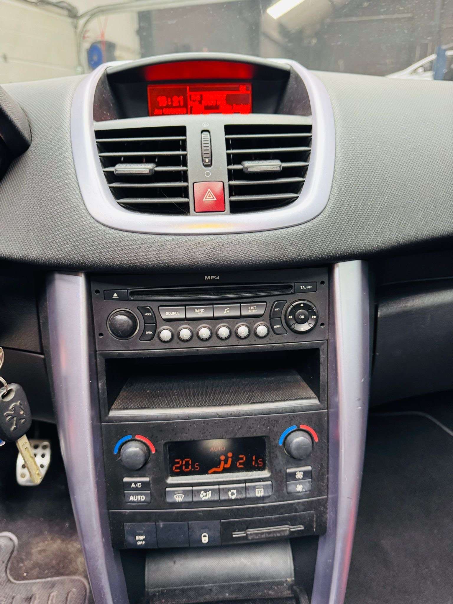 Peugeot 207 207 CC 1.6 HDi FAP