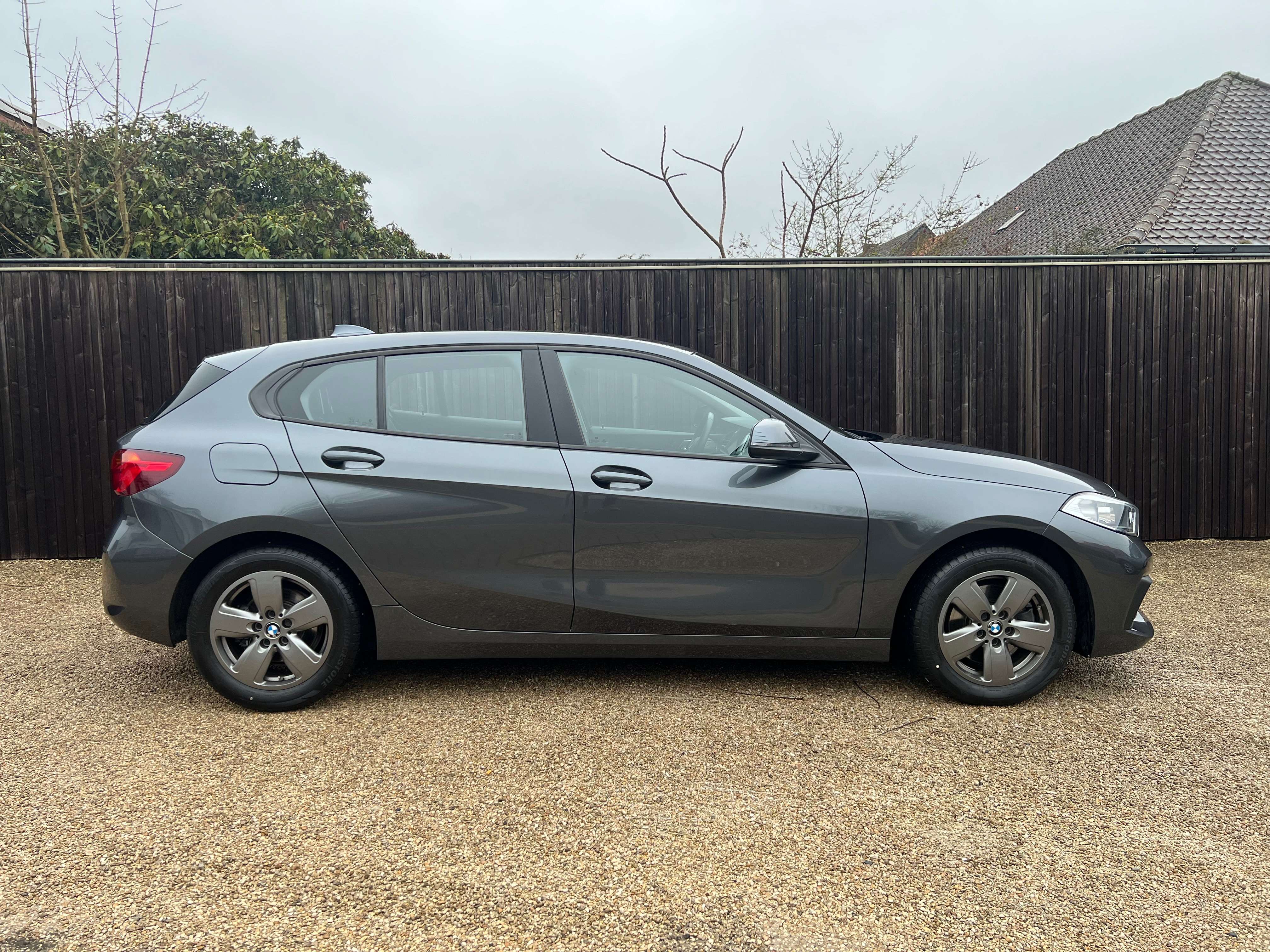 BMW 118 118i NAVI/LIMIT/PDC/AIRCO/CARPLAY