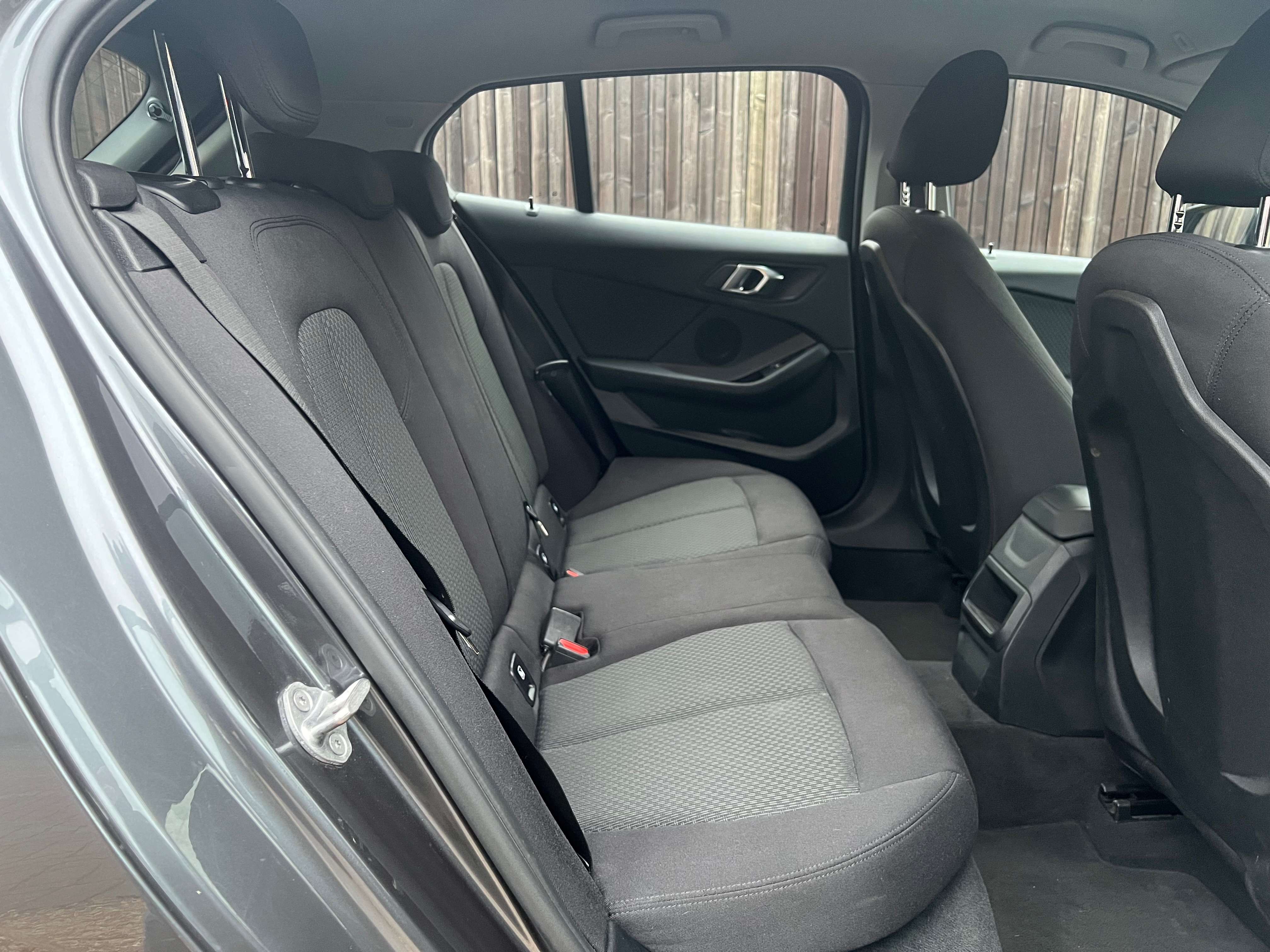 BMW 118 118i NAVI/LIMIT/PDC/AIRCO/CARPLAY