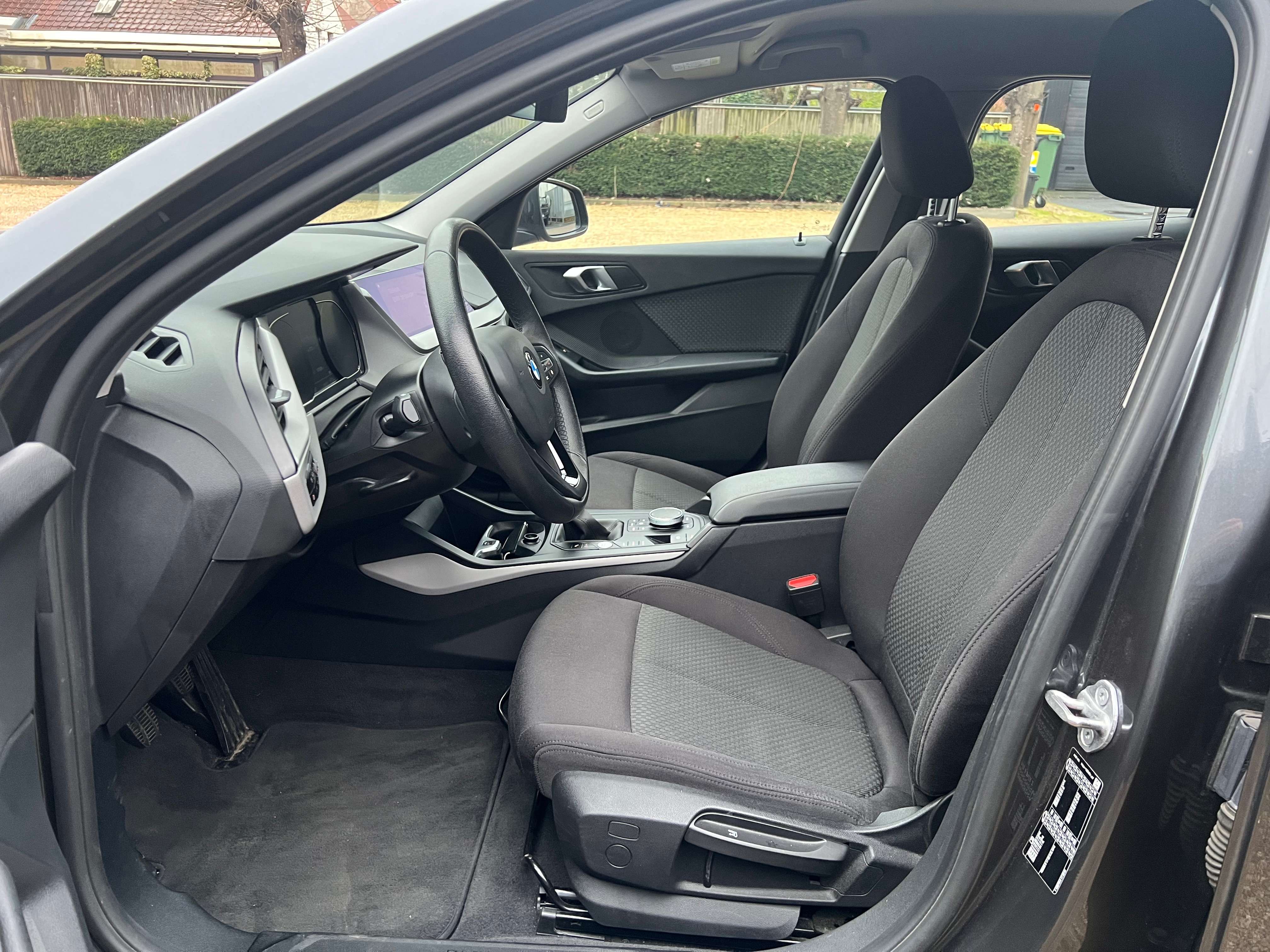 BMW 118 118i NAVI/LIMIT/PDC/AIRCO/CARPLAY
