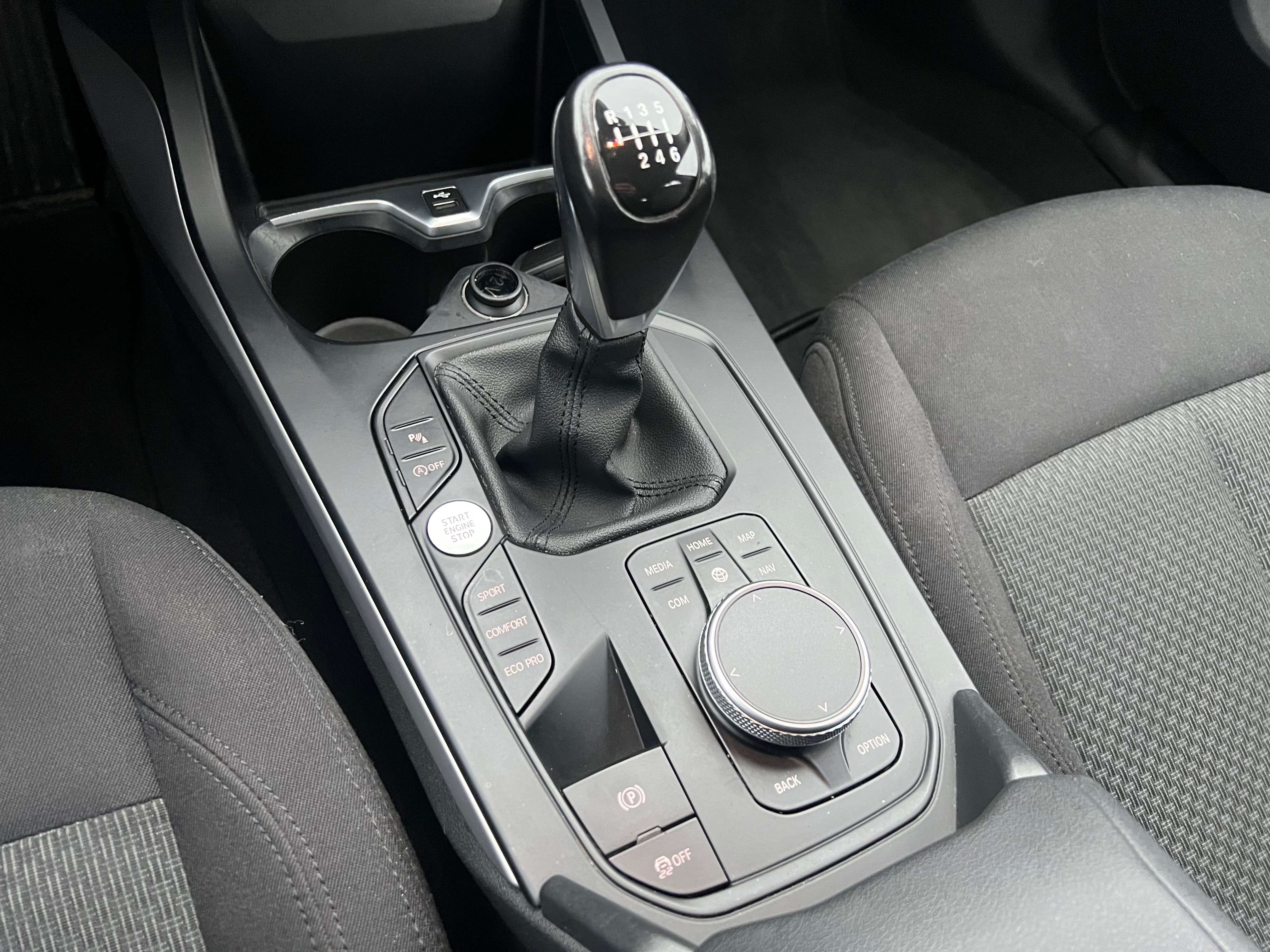 BMW 118 118i NAVI/LIMIT/PDC/AIRCO/CARPLAY