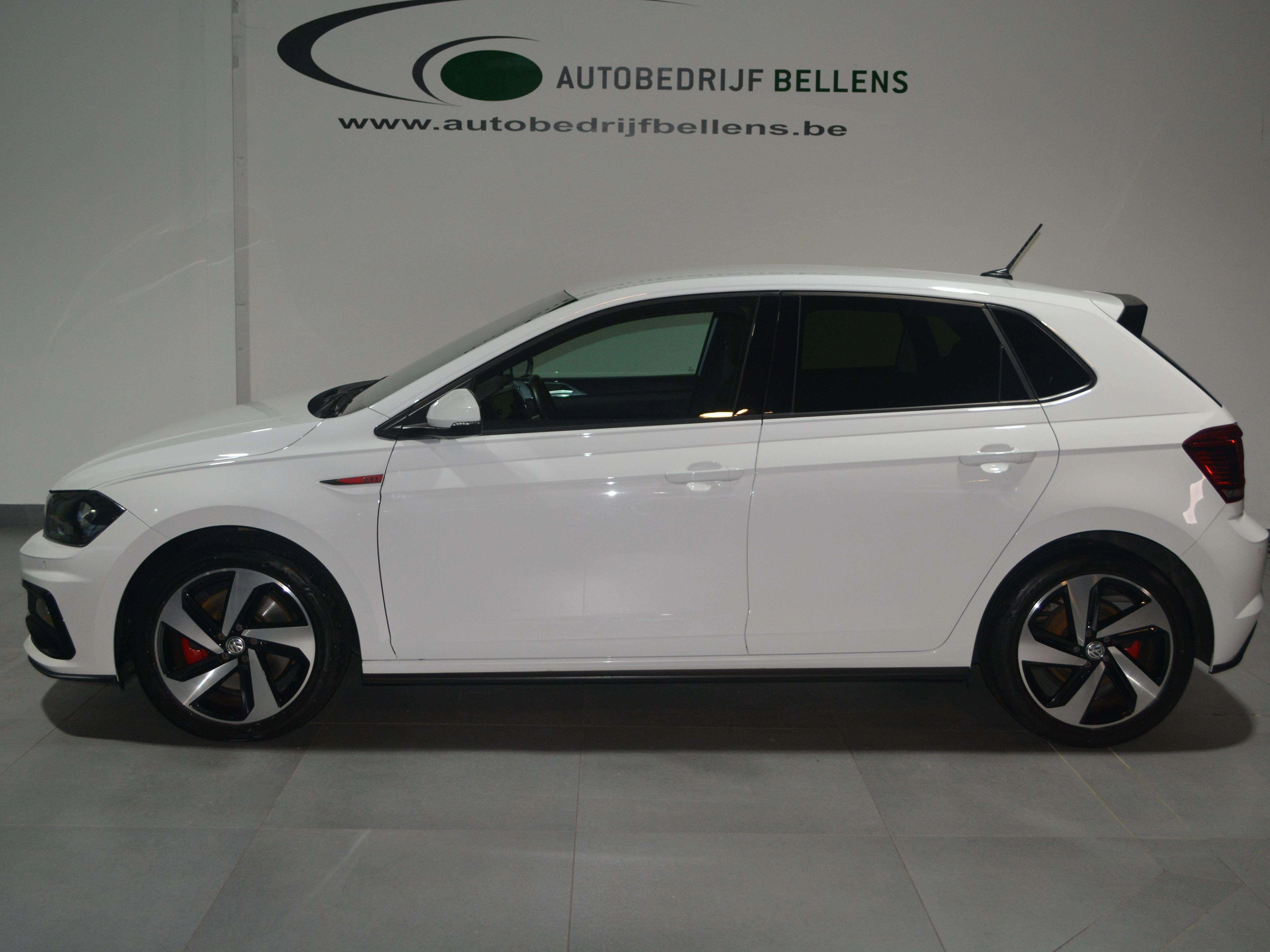 Volkswagen Polo GTI Polo 2.0 TSI DSG GTI / SPORTZETELS / NAVI + APPLE