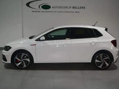 Volkswagen Polo GTI Polo 2.0 TSI DSG GTI / SPORTZETELS / NAVI + APPLE