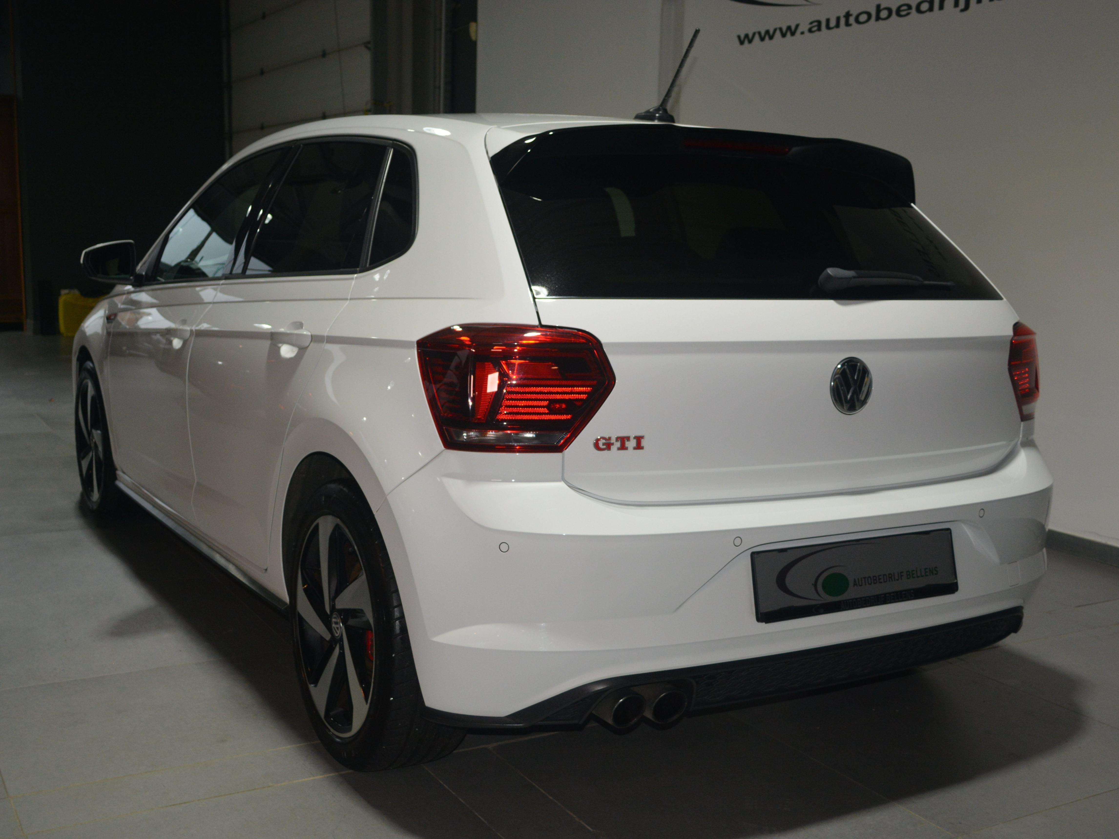 Volkswagen Polo GTI Polo 2.0 TSI DSG GTI / SPORTZETELS / NAVI + APPLE