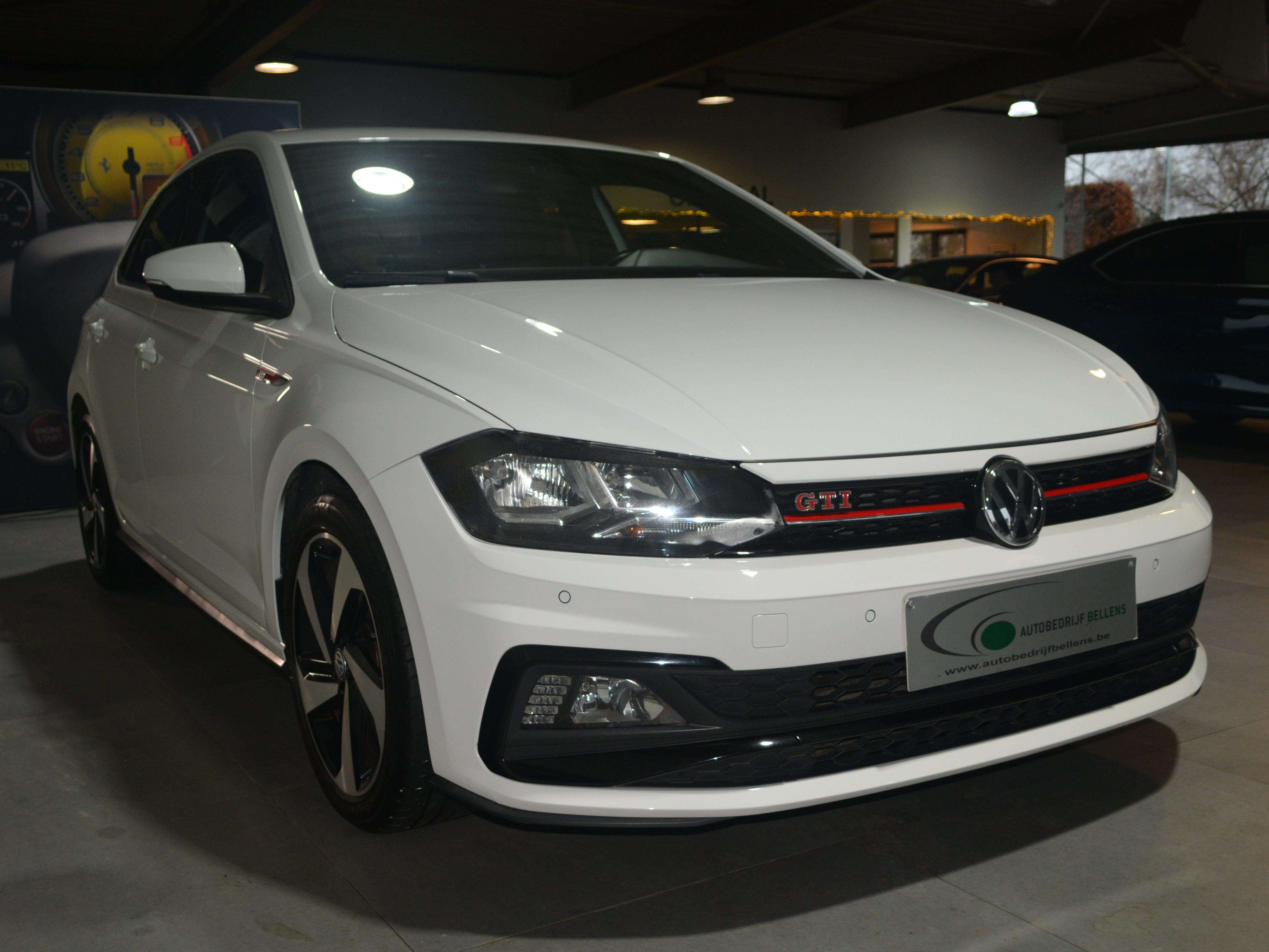 Volkswagen Polo GTI Polo 2.0 TSI DSG GTI / SPORTZETELS / NAVI + APPLE